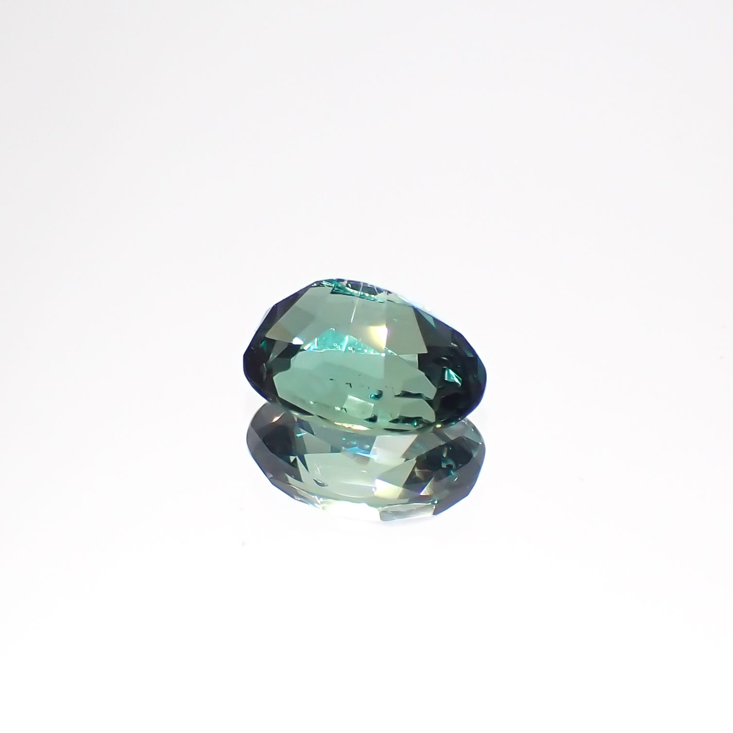アレキサンドライト ブラジル産 0.76ct[230622393]6.2x4.6mm前後