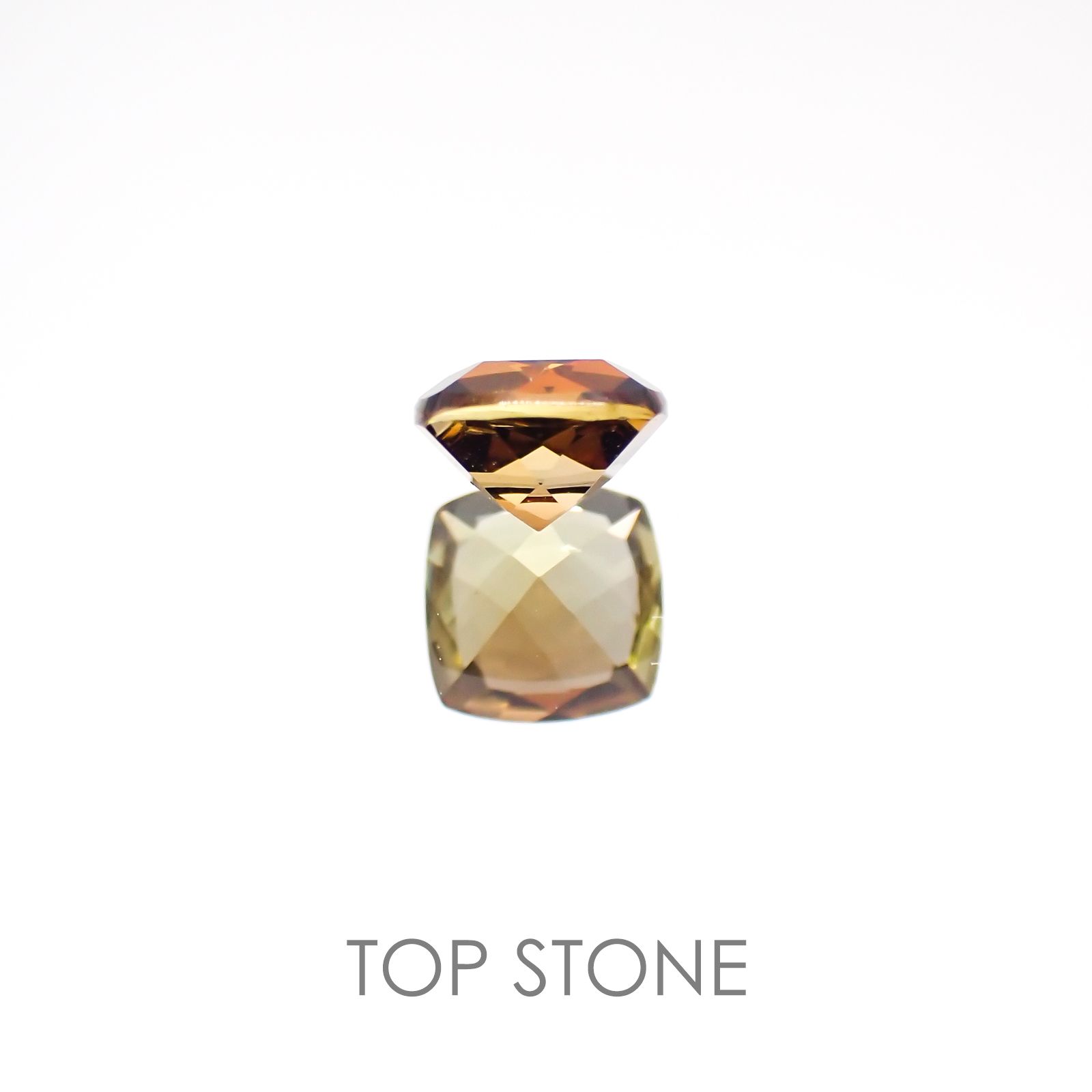 バイカラーアンダリュサイト スリランカ産 ルース 0.53ct[20117464]4.9×4.9mm前後