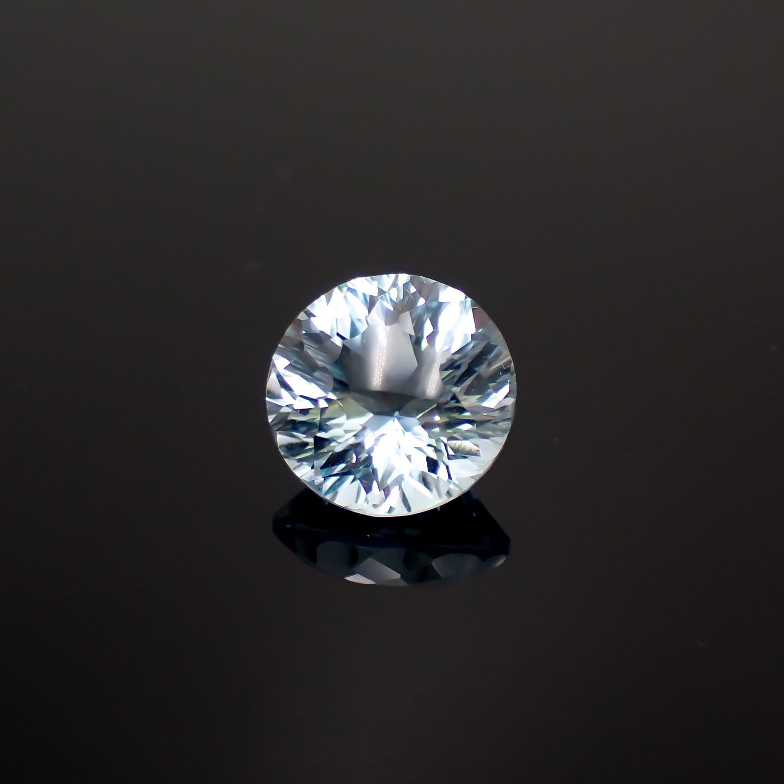 ◇カスタムカット◇ブルートパーズ ブラジル産 4.37ct[221219320]9.9x9.9mm前後