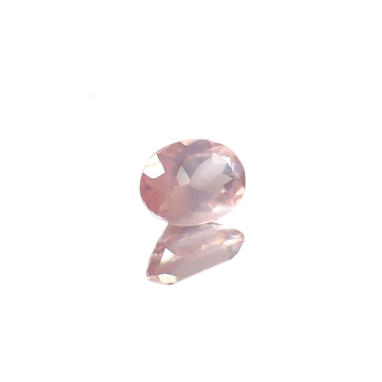 ディープローズクォーツ(宝石名ローズ・クォーツ)モザンビーク産 0.72ct 識別済[220616410]6.9x5.2mm前後