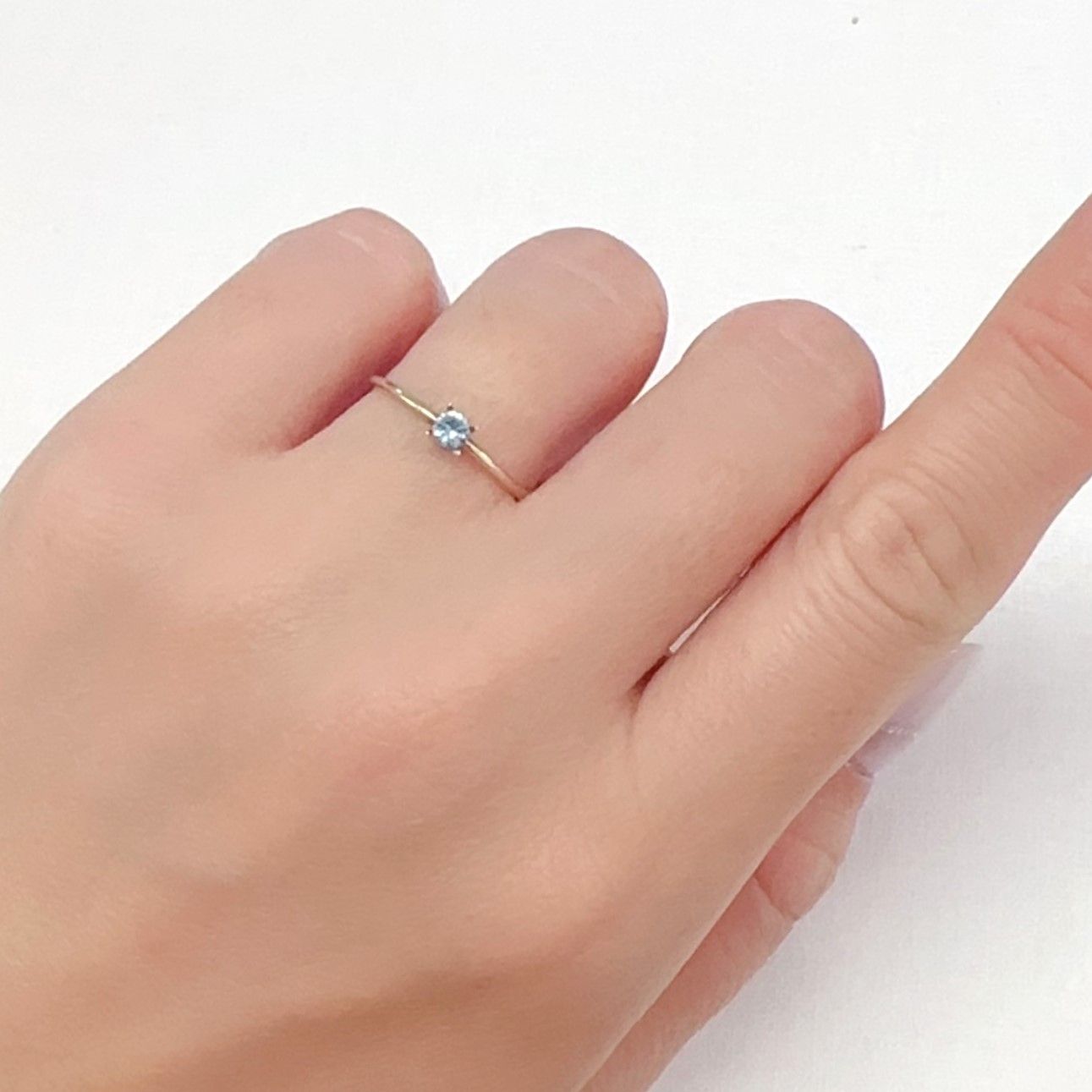 ブルーコーネルピン(宝石名ブルー・コーネルピン)タンザニア産 0.11ct 識別済[240527695]3x3mm前後
