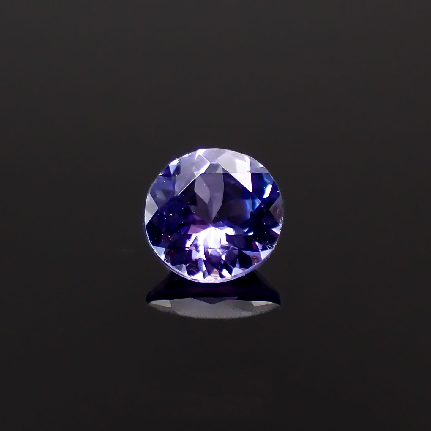 タンザナイト(宝石名タンザナイト)タンザニア産 0.62ct 識別済[230120193]5.6x5.5mm前後