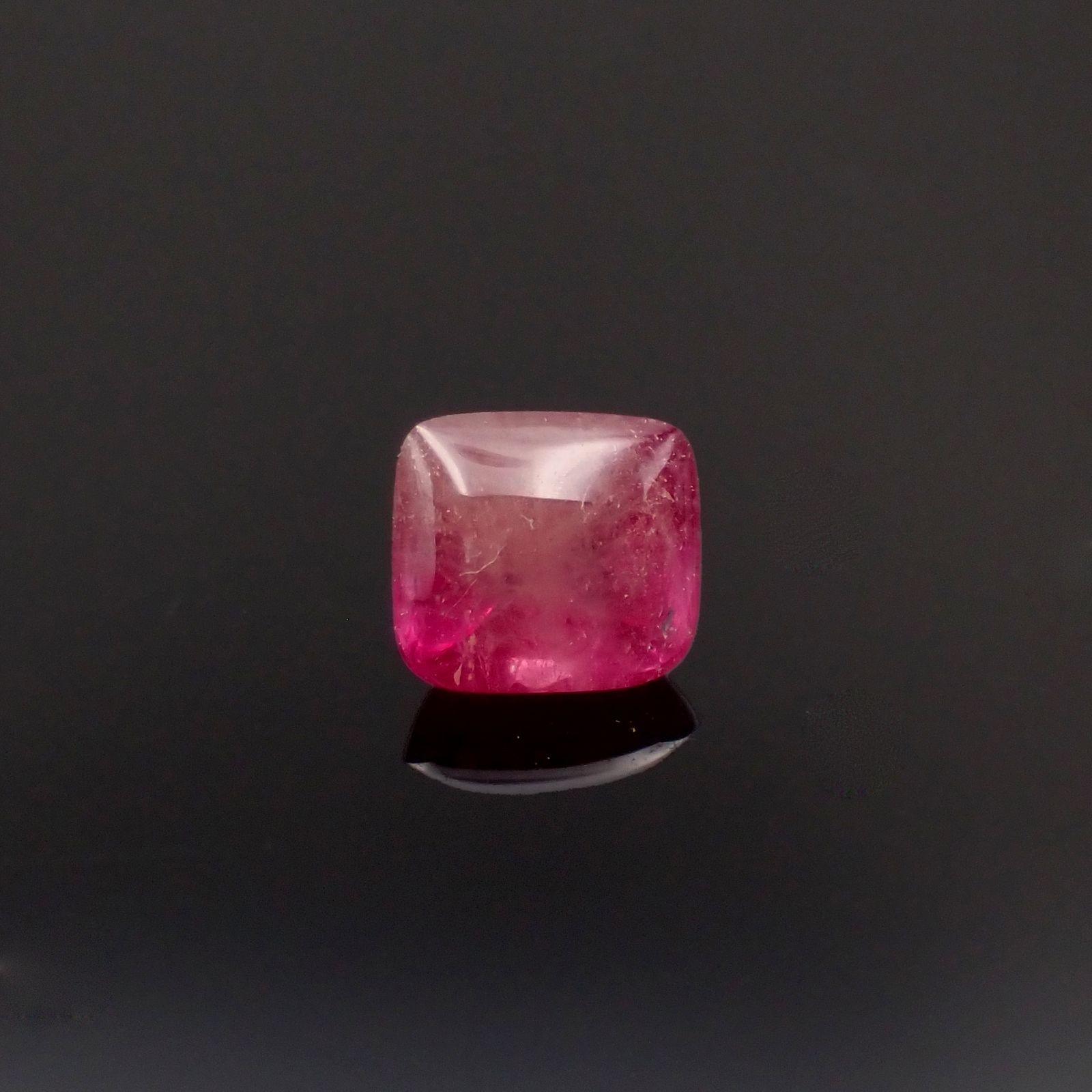 ◇バフカット◇レッドベリル アメリカ・ユタ州産 0.22ct[231023765]3.8x3.5mm前後