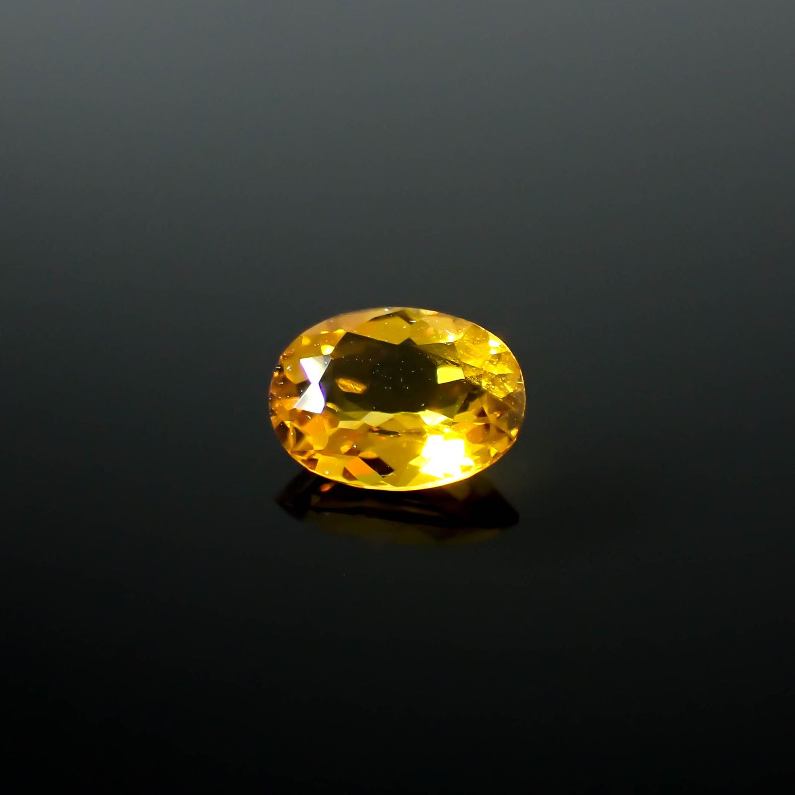 ゴールデンベリル(宝石名ゴールデン・ベリル)ブラジル産 0.99ct 識別済[250530347]8.1x6.1mm前後