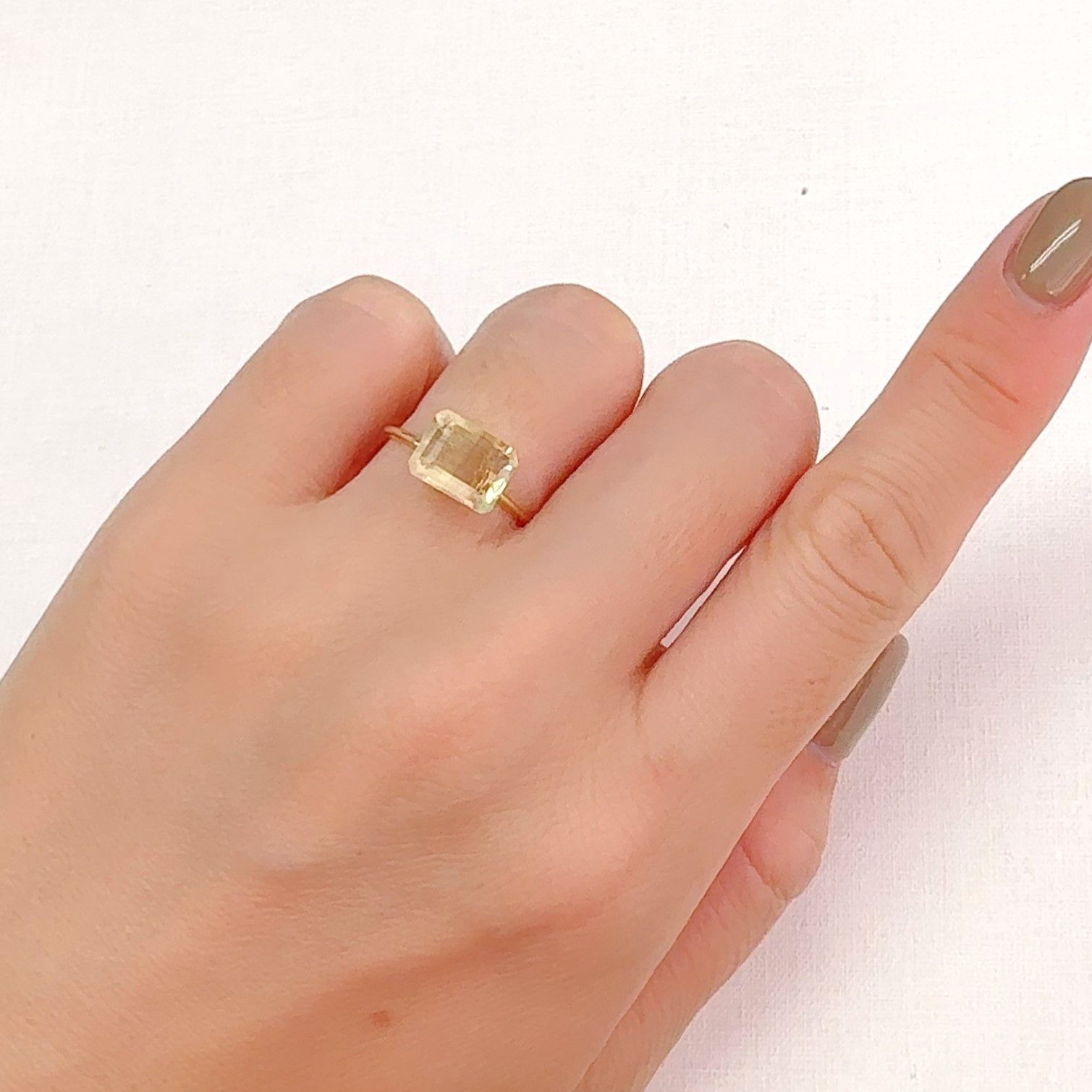 パーティカラーフローライト フルオレッセンス ブラジル産 2.80ct[240928916]9x7mm前後