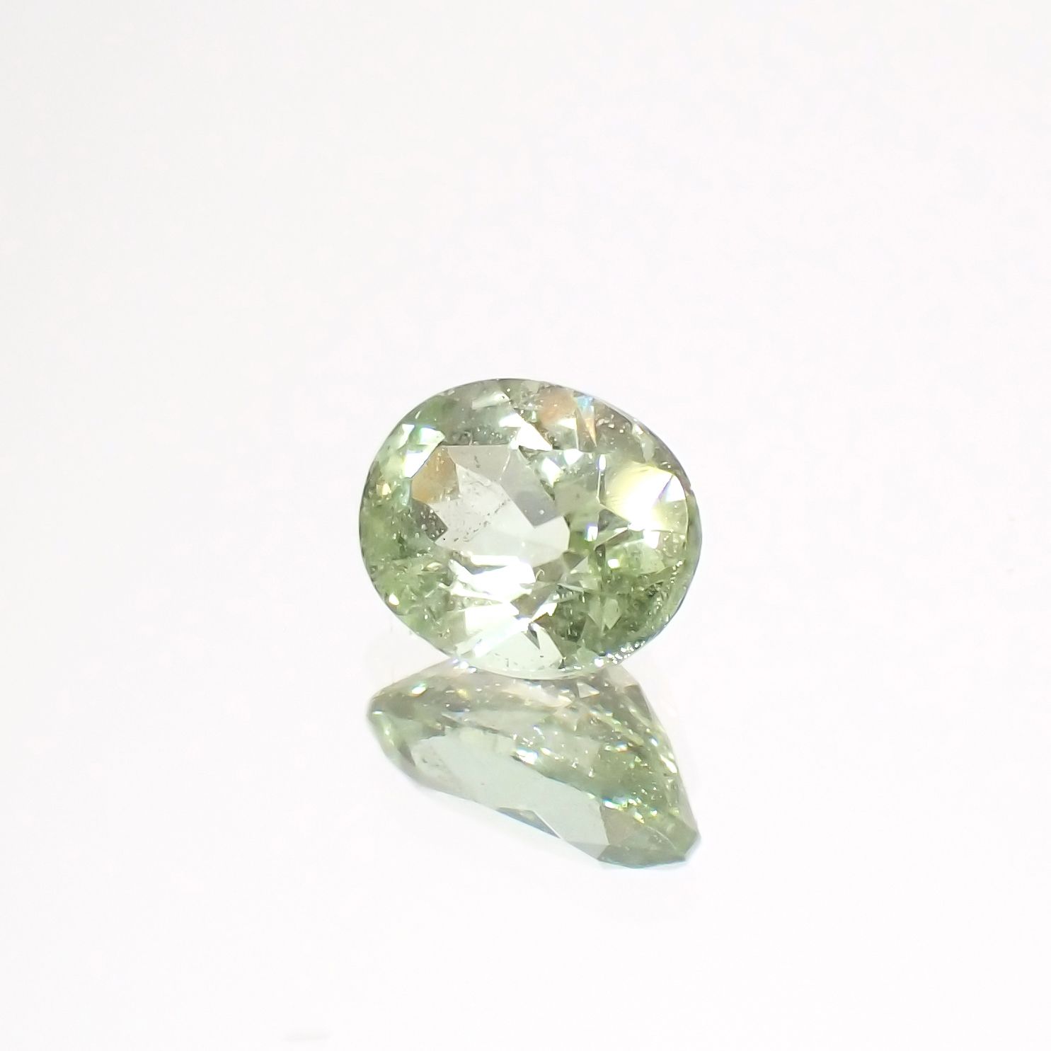バナジウムコーネルピン(宝石名コーネルピン)タンザニア・タンガ州産 0.44ct 識別済[230521915]5.4x4.1mm前後