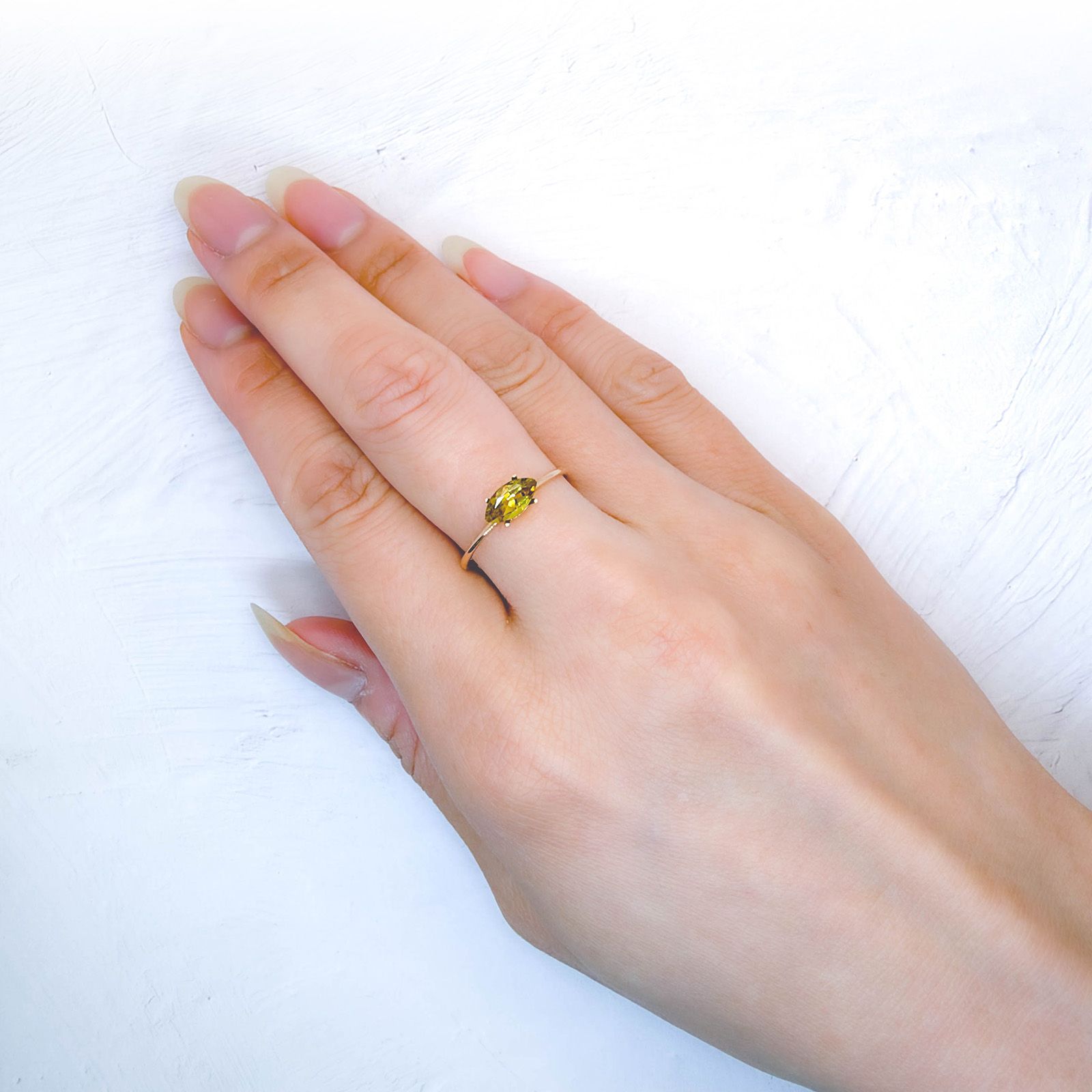 イエロートルマリン(宝石名トルマリン)ナイジェリア産 識別済 0.59ct / 8x4.2mm前後 [260933191]