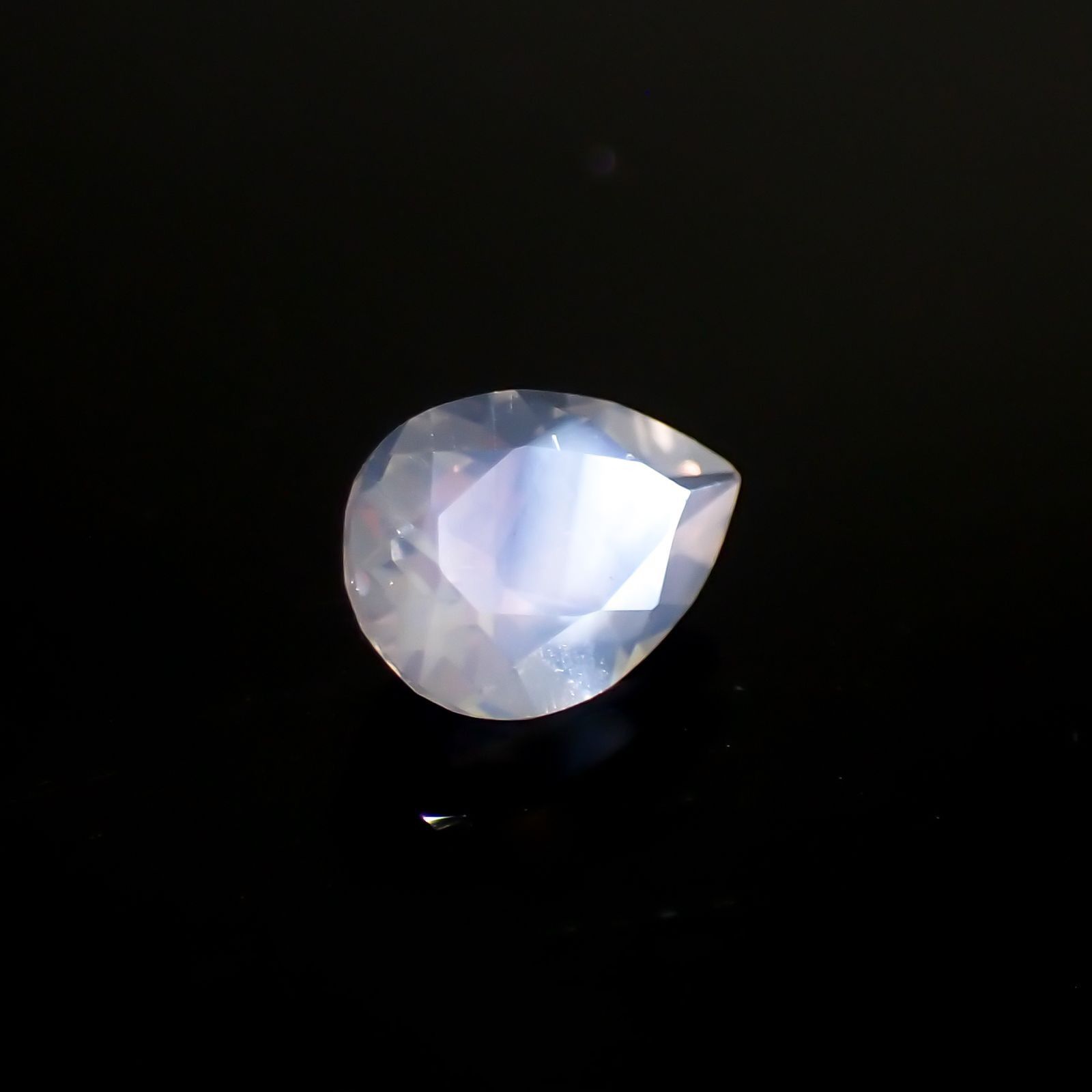 ムーンストーン(宝石名ムーンストーン)インド/スリランカ産 識別済 0.58ct / 7.1x5mm前後 [211113669]