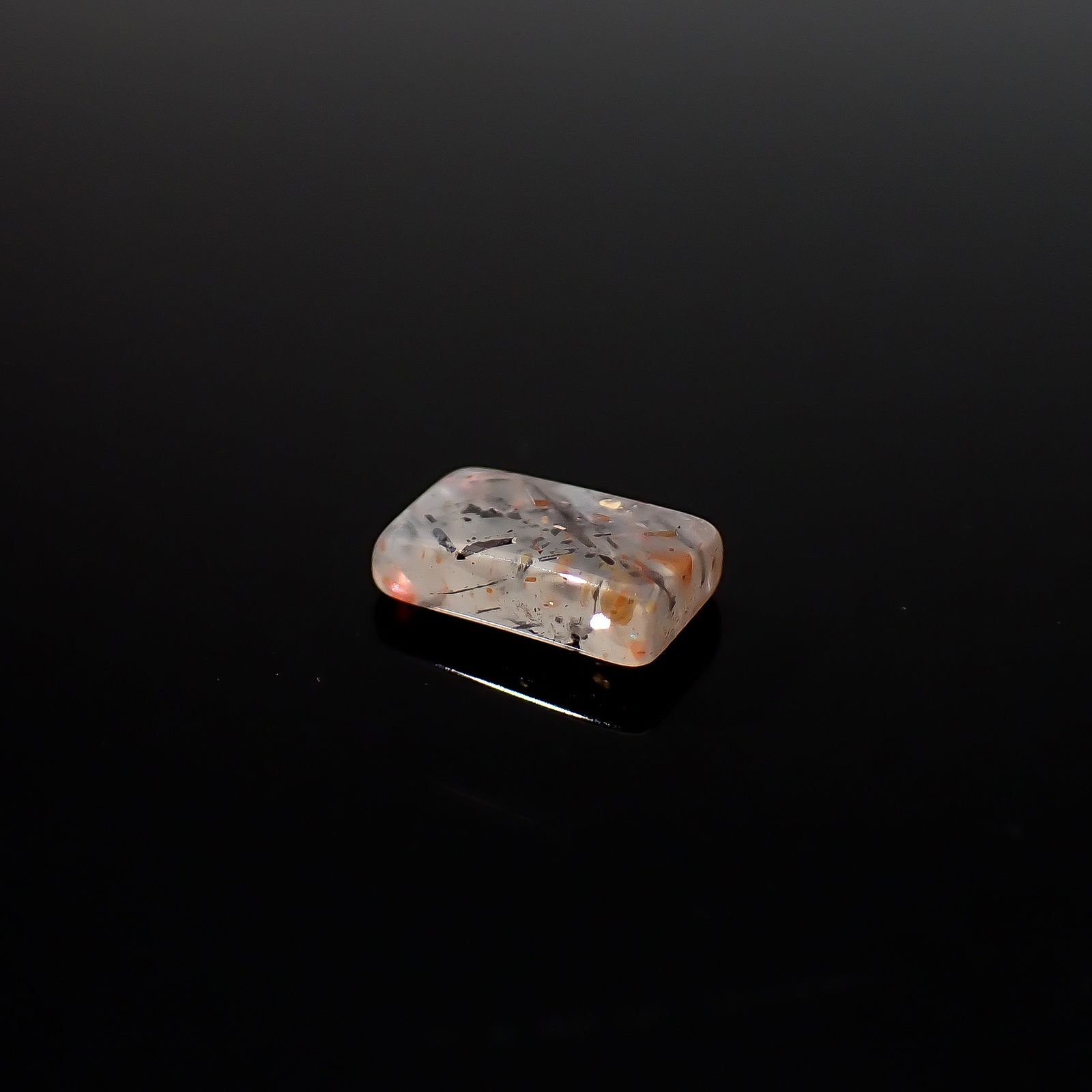 レインボーラティスサンストーン オーストラリア産 0.76ct / 7.5x4.2mm前後 [260632533]