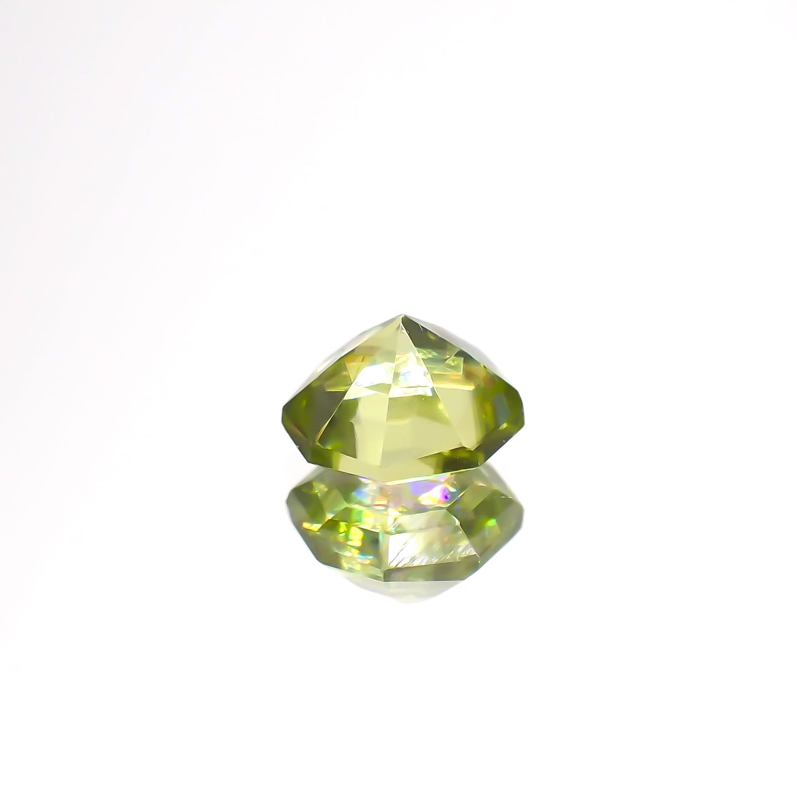 ◇オクタゴンカット◇スフェーン(宝石名スフェーン)マダガスカル産 0.60ct 識別済[231224748]5x5mm前後