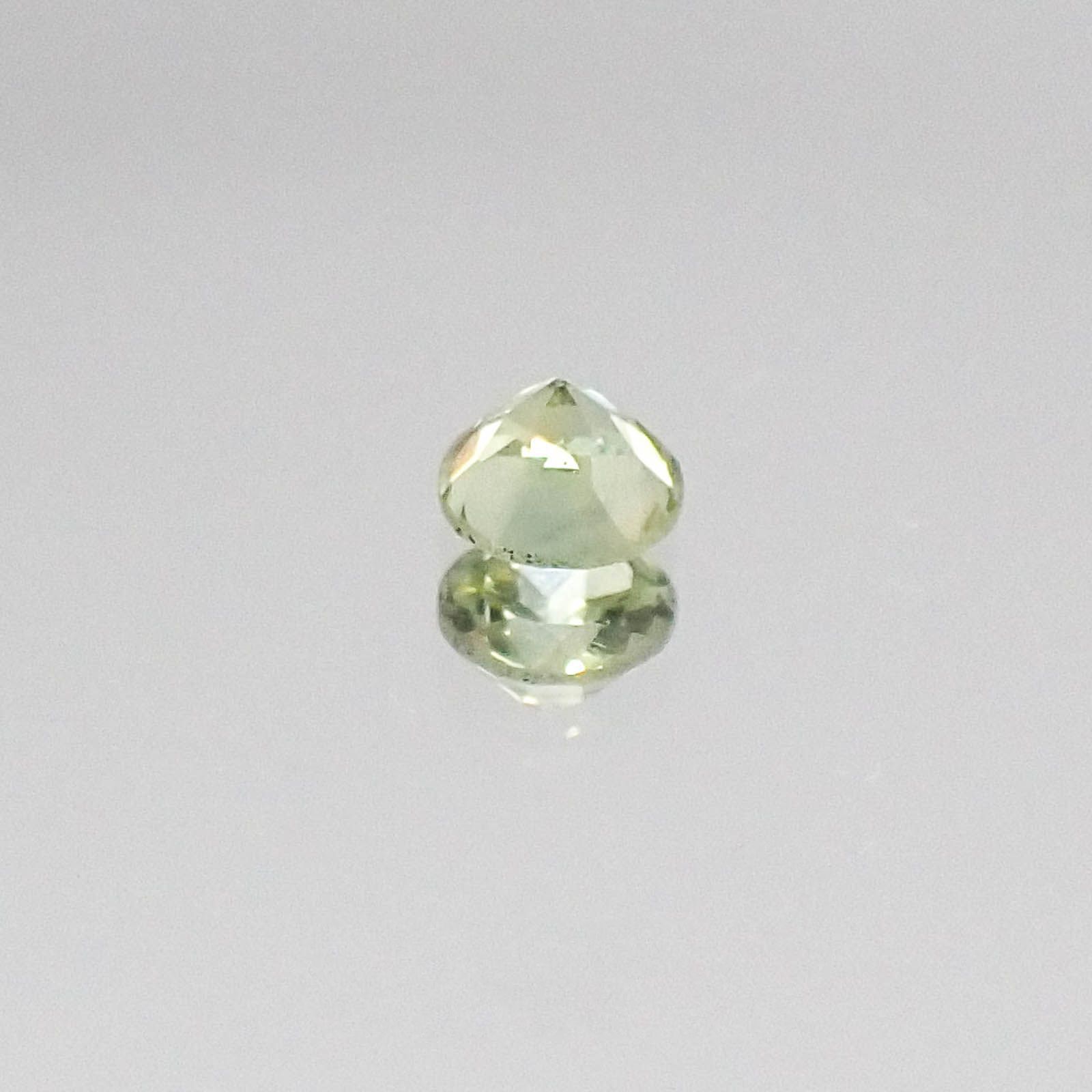 モンタナサファイア(宝石名サファイア) アメリカ・モンタナ州産 0.17ct 識別済[20073882]3.1×3.1mm前後