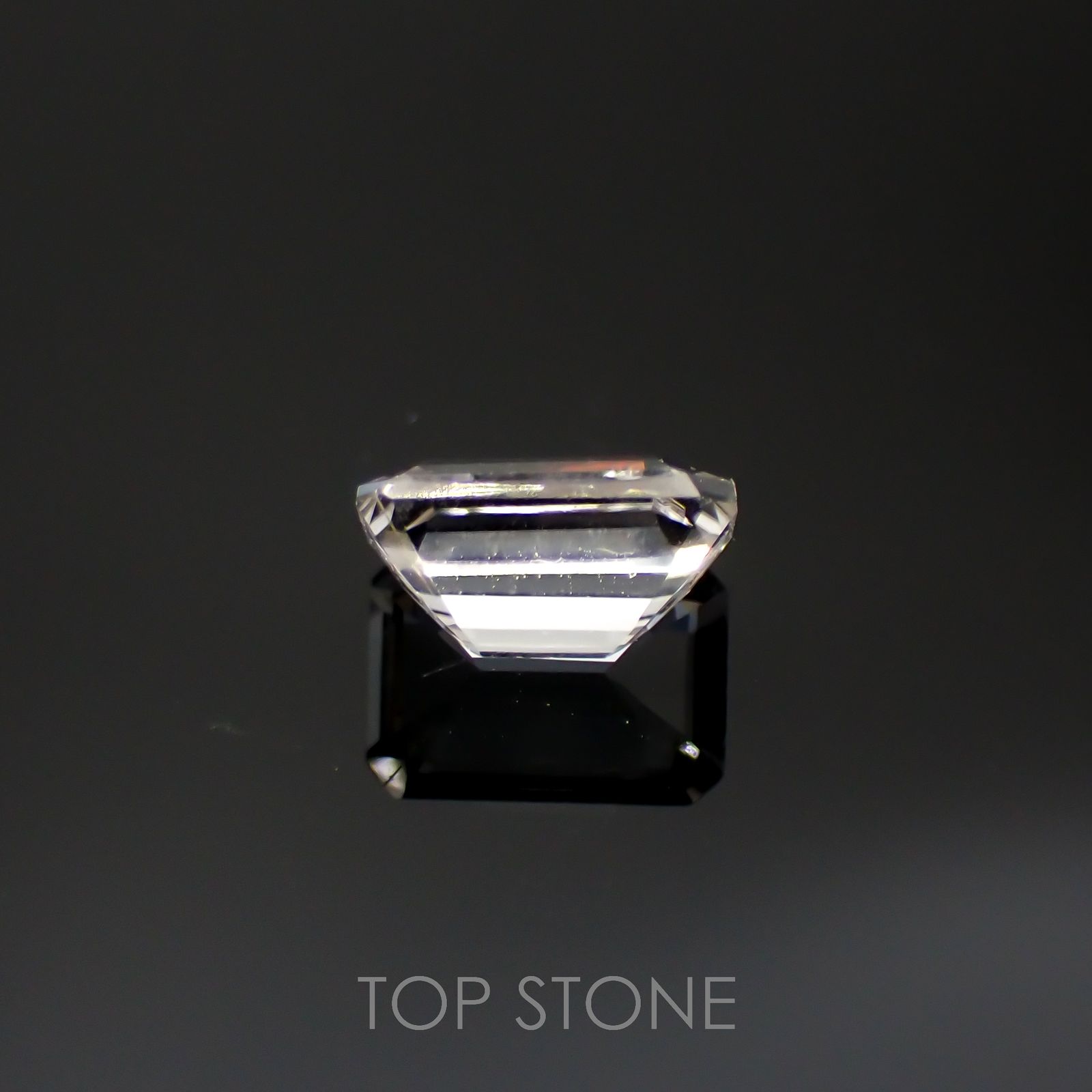 フェナカイト(宝石名フェナカイト)マダガスカル産 0.96ct 識別済[220817213]7x4.8mm前後