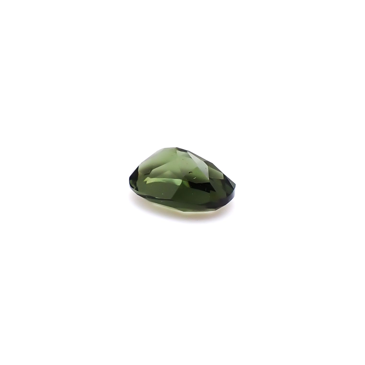 モルダバイト 発見地：旧チェコスロバキア 1.07ct / 8.1x5.9mm前後 [260832691]