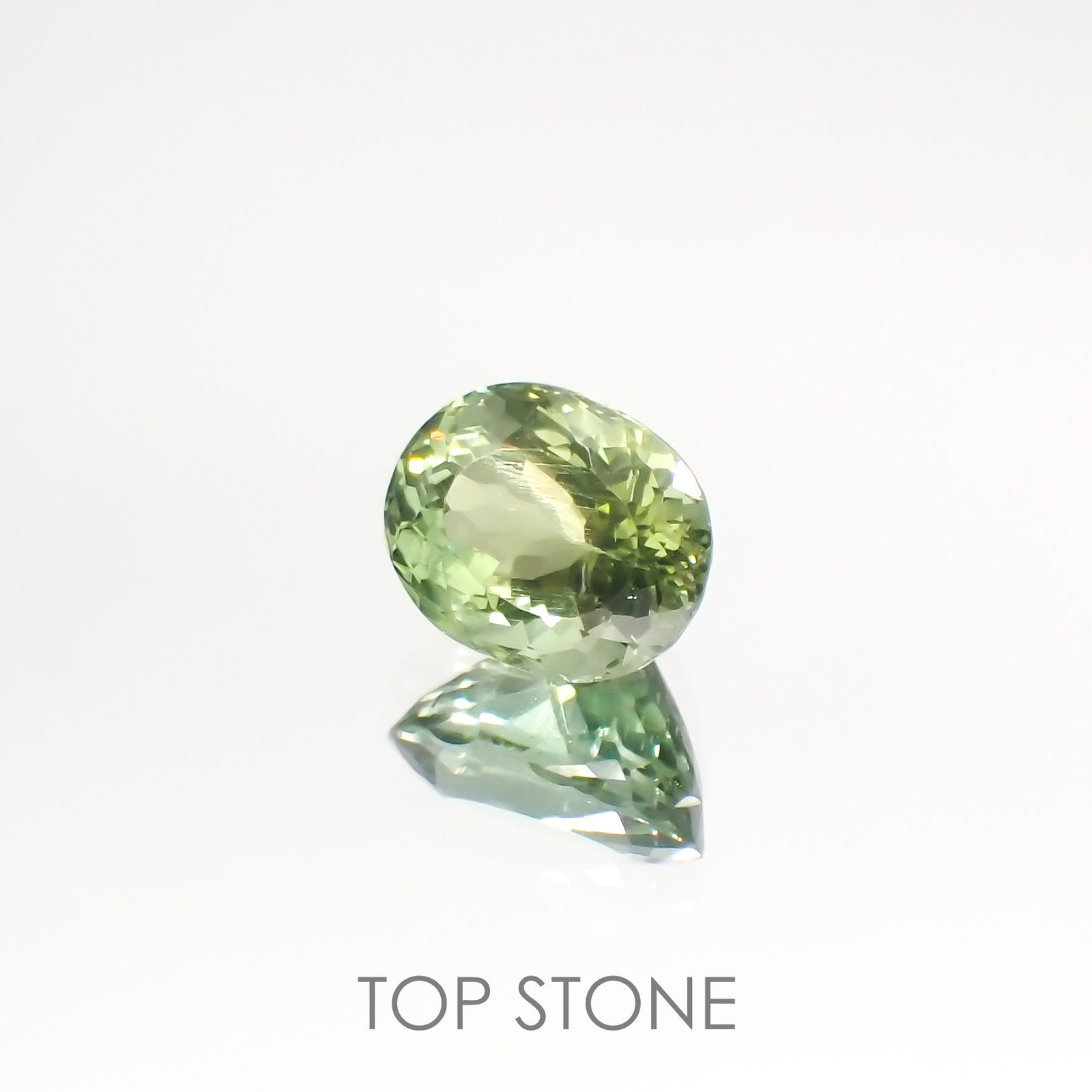 グリーンアパタイト(宝石名アパタイト) マダガスカル産 2.16ct 識別済[211113805]8.6×6.7mm前後