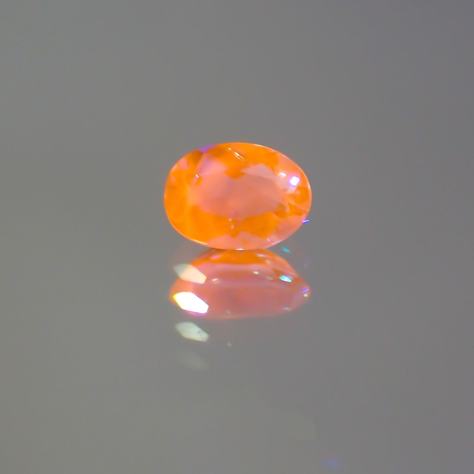 アウイナイト フルオレッセンス(宝石名アウイナイト) ドイツ産 0.145ct ソ付(日独)[21019335]4×2.9mm前後