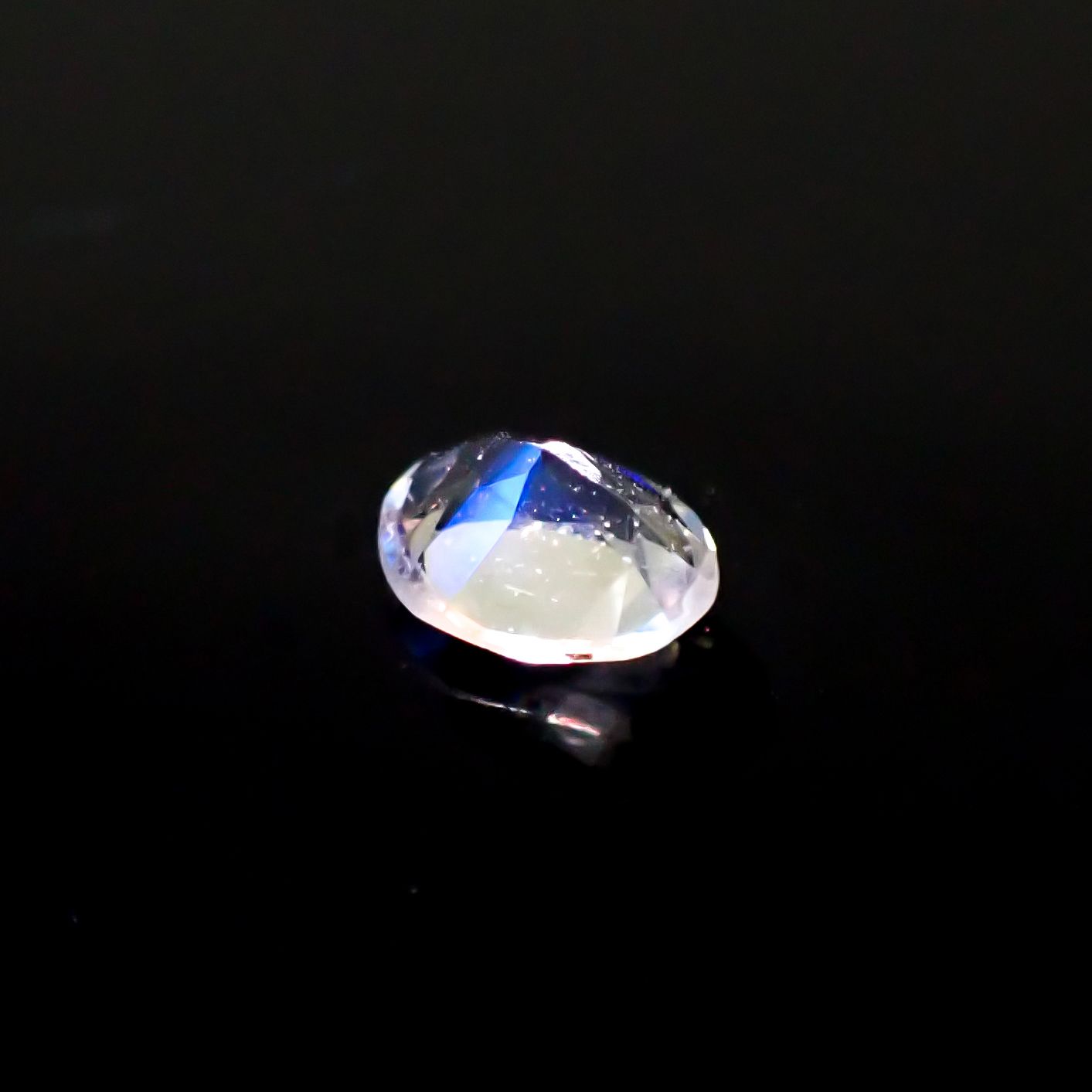 レインボームーンストーン(宝石名ラブラドライト)タンザニア産 0.31ct 識別済[241029204]5.2x4.1mm前後