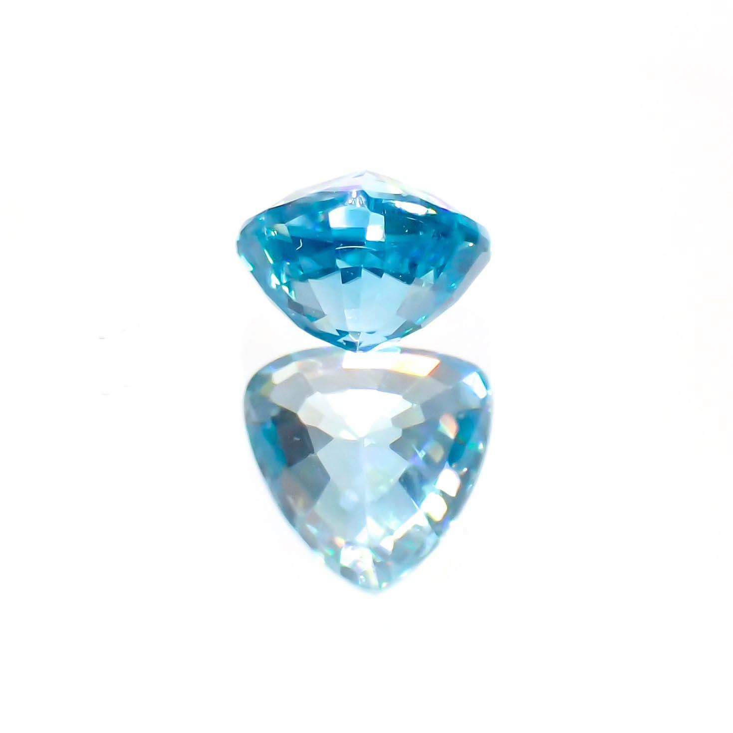 ブルージルコン(宝石名ジルコン) カンボジア産 1.24ct 識別済[211013446]6×5.9mm前後