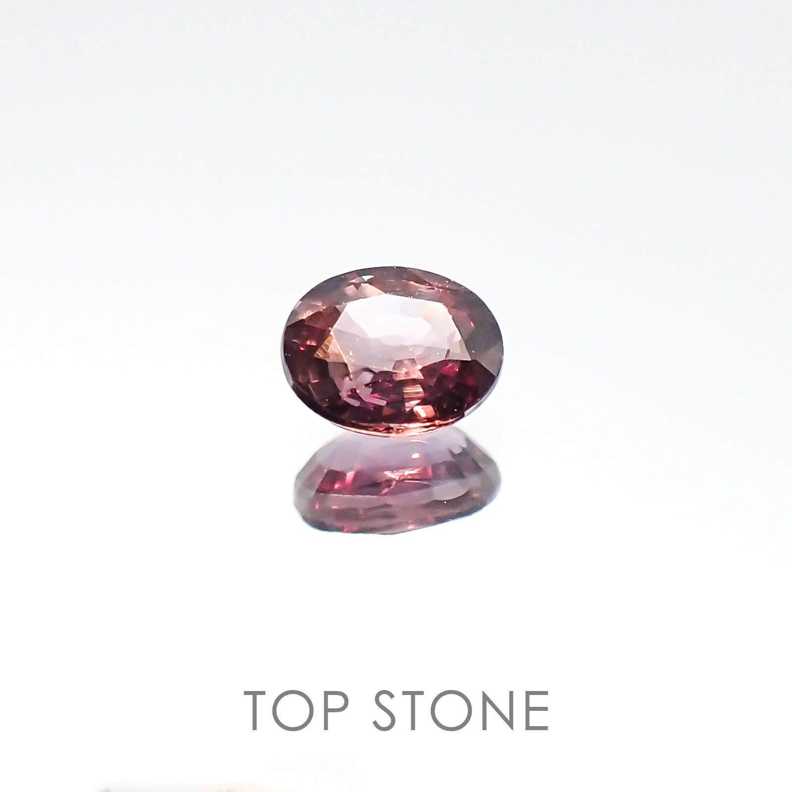 カラーチェンジサファイア非加熱(宝石名サファイア) タンザニア産 0.38ct 識別済[20096016]4.6×3.7mm前後