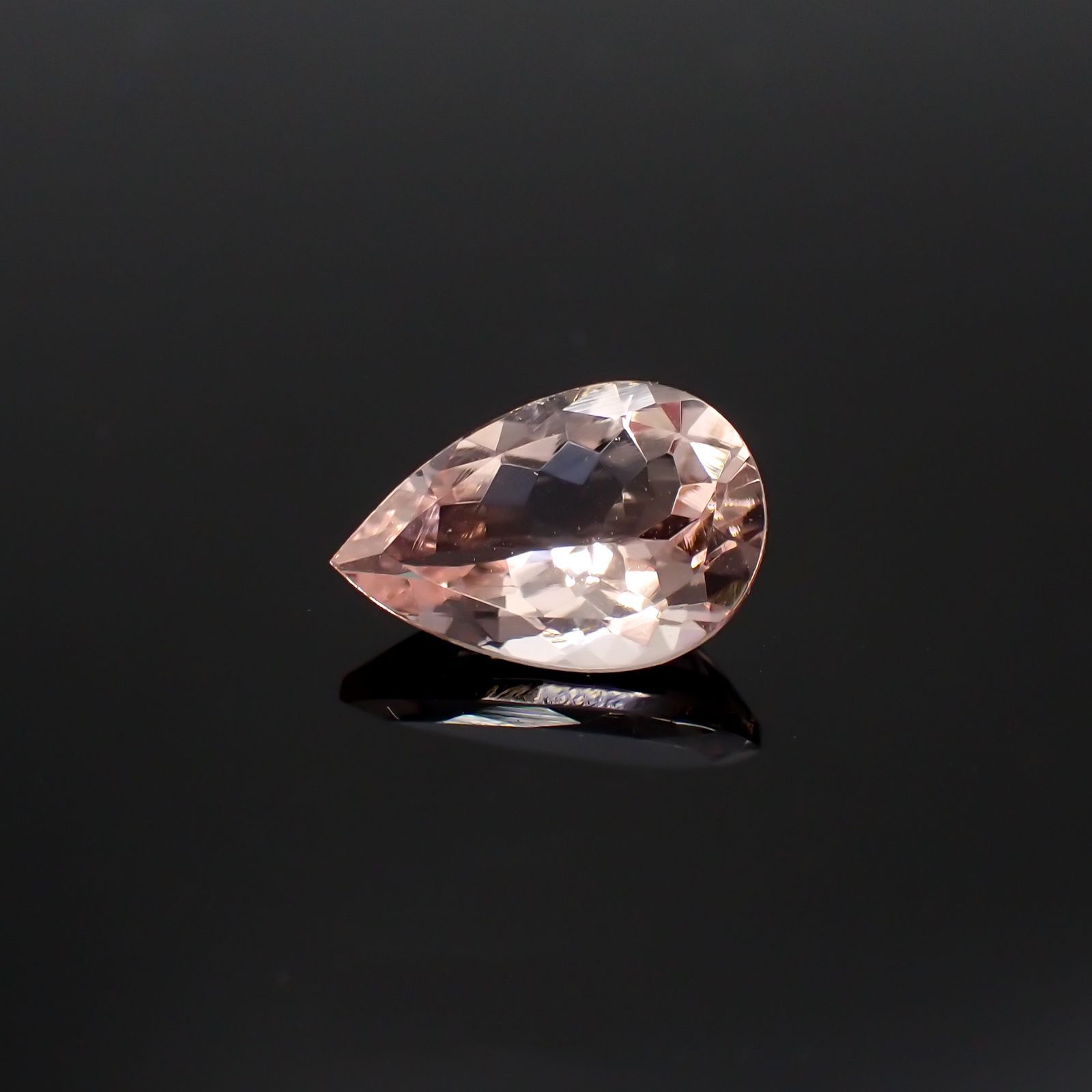 モルガナイト(宝石名モルガナイト)ナイジェリア産 1.04ct 識別済[220717066]9.1x6.2mm前後
