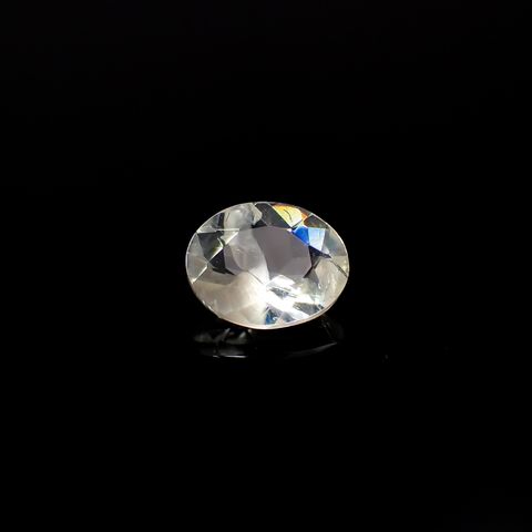 リューサイト 遊色効果あり(宝石名リューサイト)イタリア産 0.28ct 識別済[231225042]5.2x4.3mm前後