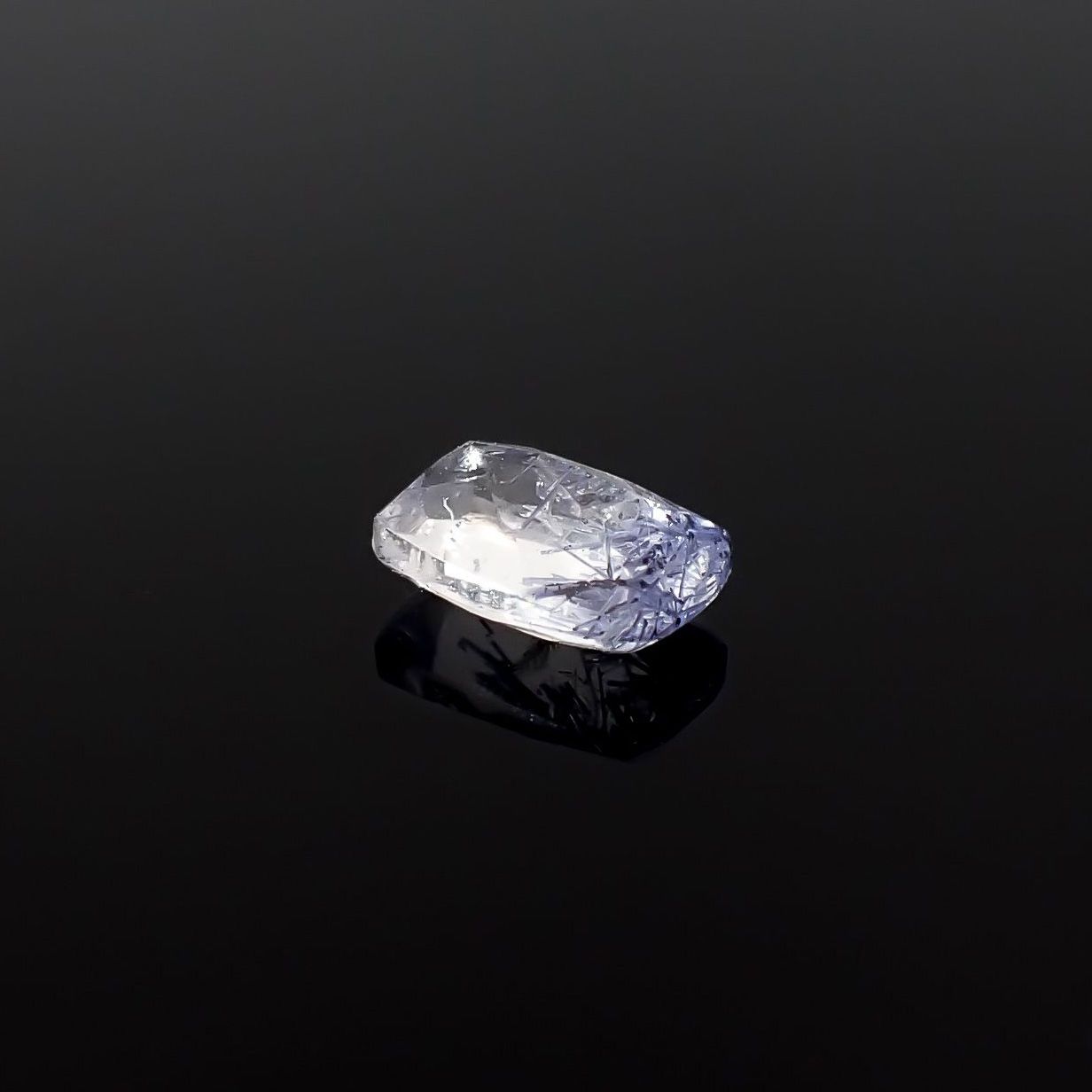 デュモルチェライトインクォーツ ブラジル産 0.86ct / 6.9x5mm前後 [260331852]
