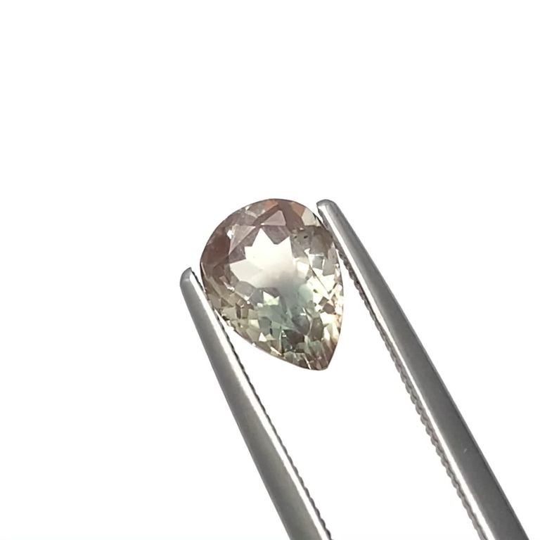 パーティカラーオレゴンサンストーン アメリカ・オレゴン州産 1.17ct 