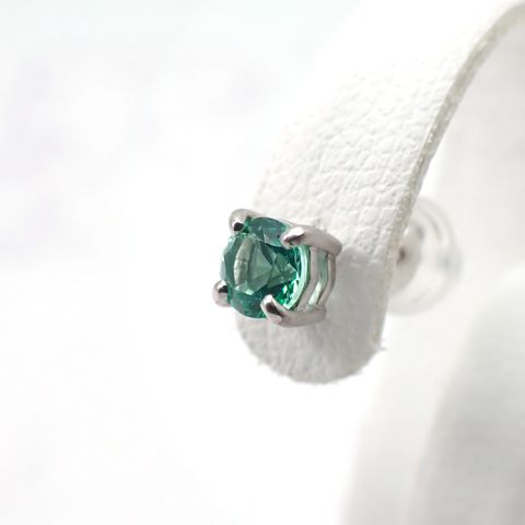 ピアス空枠：石留め▶ノンオイルエメラルド（お客様製作例）