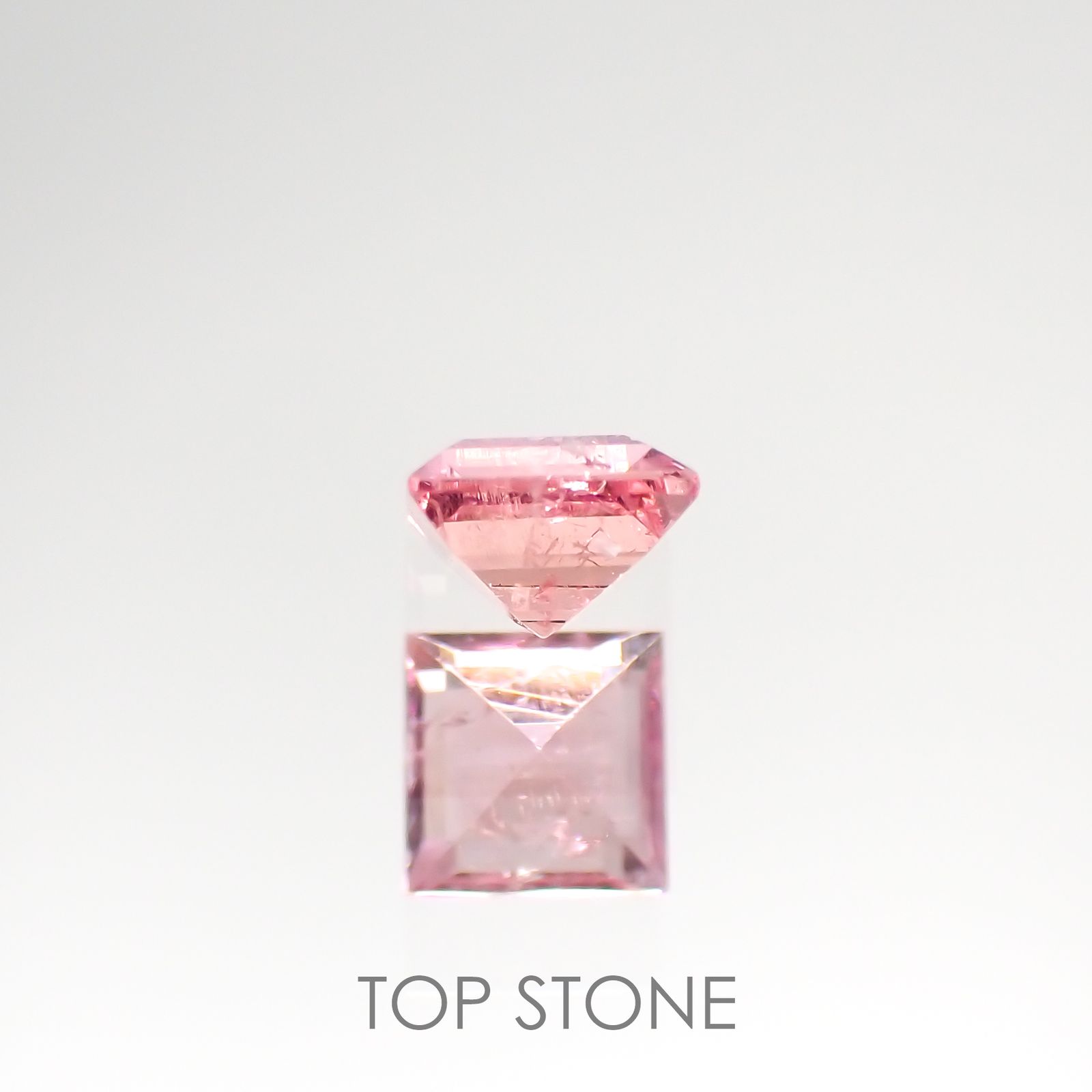 ペツォッタイト(ラズベリル)(宝石名ペツォッタイト) マダガスカル産 0.241ct ソ付(彩珠)[210812612]3.4×3.4mm前後