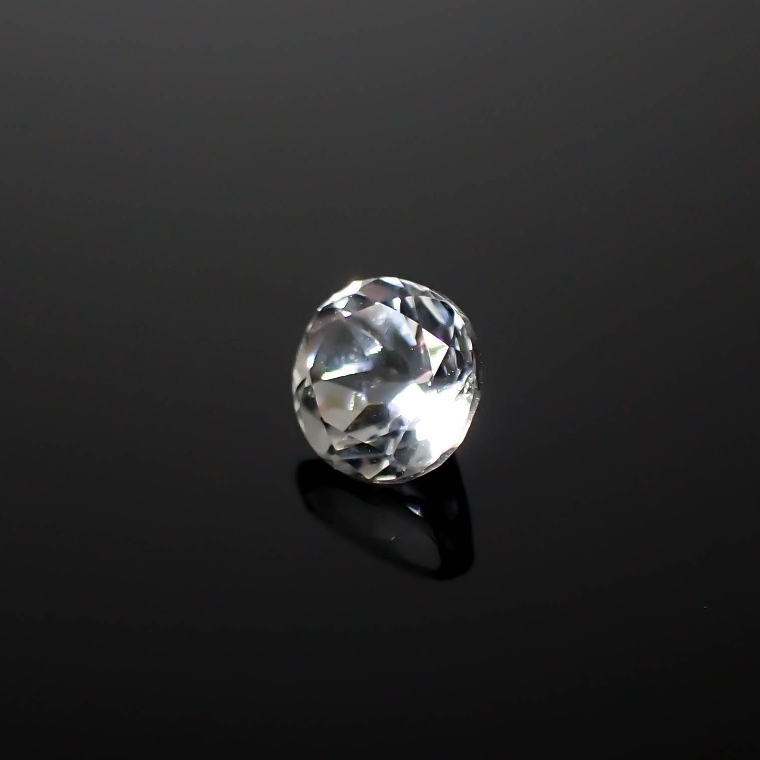 ゴッシェナイト パキスタン・ヒマラヤ産 0.83ct [240527447]6x5.8mm前後