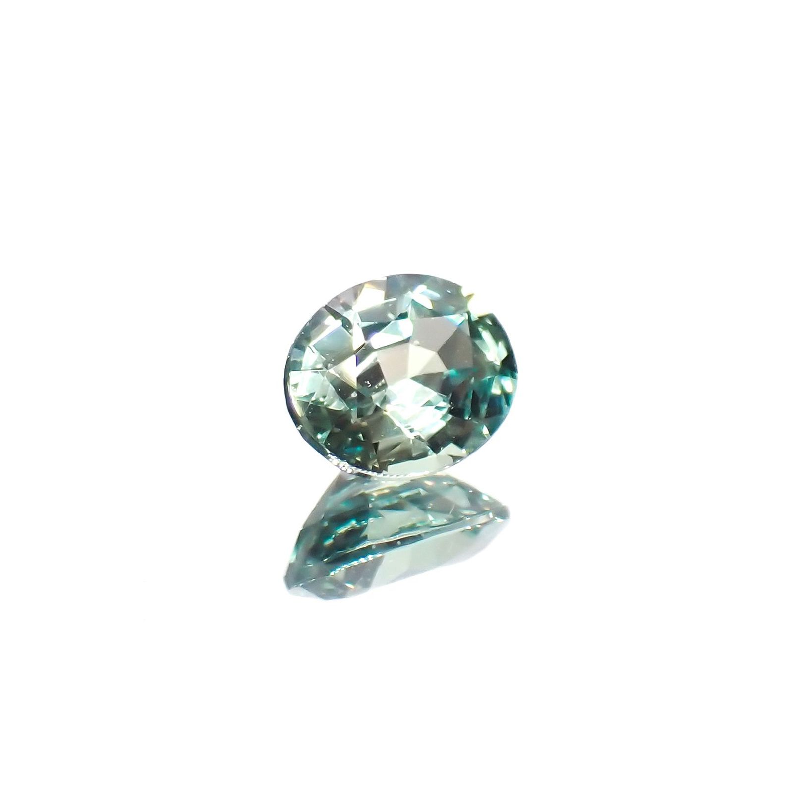 アレキサンドライト(宝石名アレキサンドライト)ブラジル産 GIA鑑付 0.55ct / 5.49x4.47mm前後 [230823162]