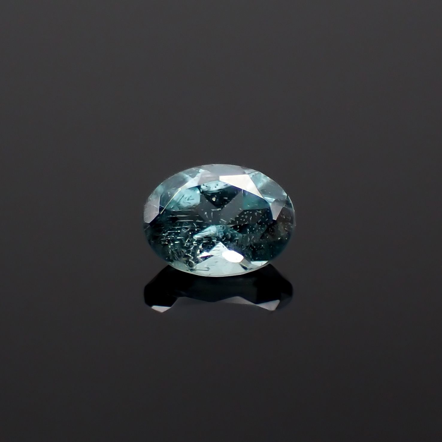 ベキリーブルーガーネット（カラーチェンジガーネット アレキタイプ） マダガスカル・ベキリー産 0.22ct[230923540]4x3mm前後