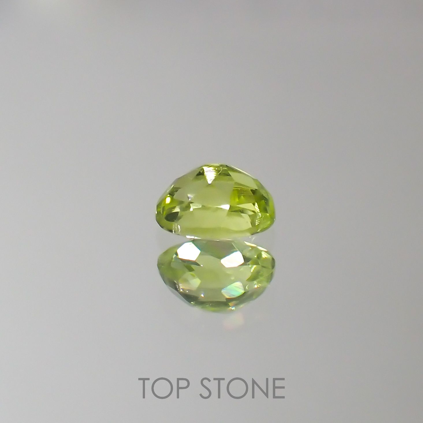 パロットクリソベリル(宝石名クリソベリル)インド産 0.47ct 識別済[220616420]5x3.9mm前後