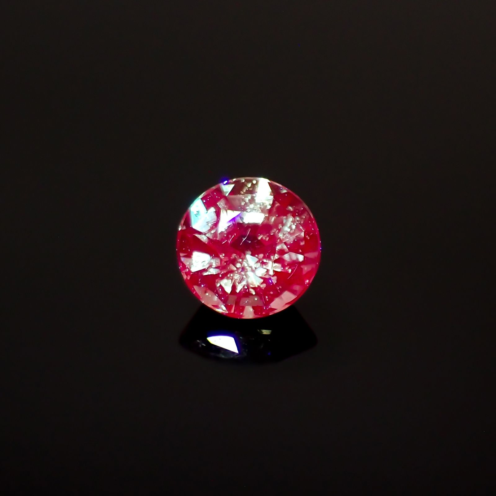 アレキサンドライト(宝石名アレキサンドライト)ブラジル産/EmeraldMains社製 0.172ct ソ付(彩珠)[231224618]3.2x3.2mm前後
