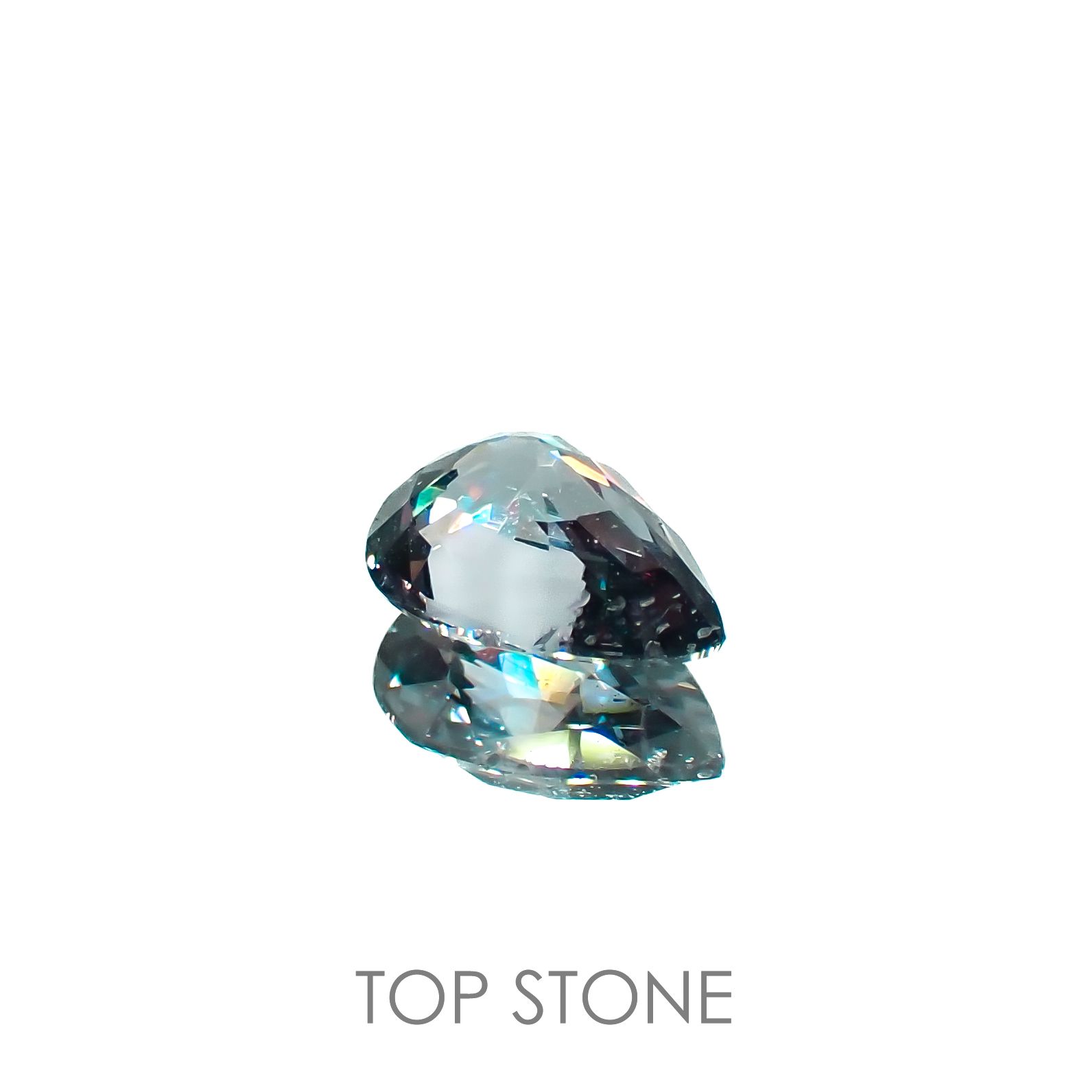 カラーチェンジガーネット アレキタイプ(宝石名ガーネット)マダガスカル・ベキリー産 0.55ct 識別済[221219620]6.1x4.4mm前後