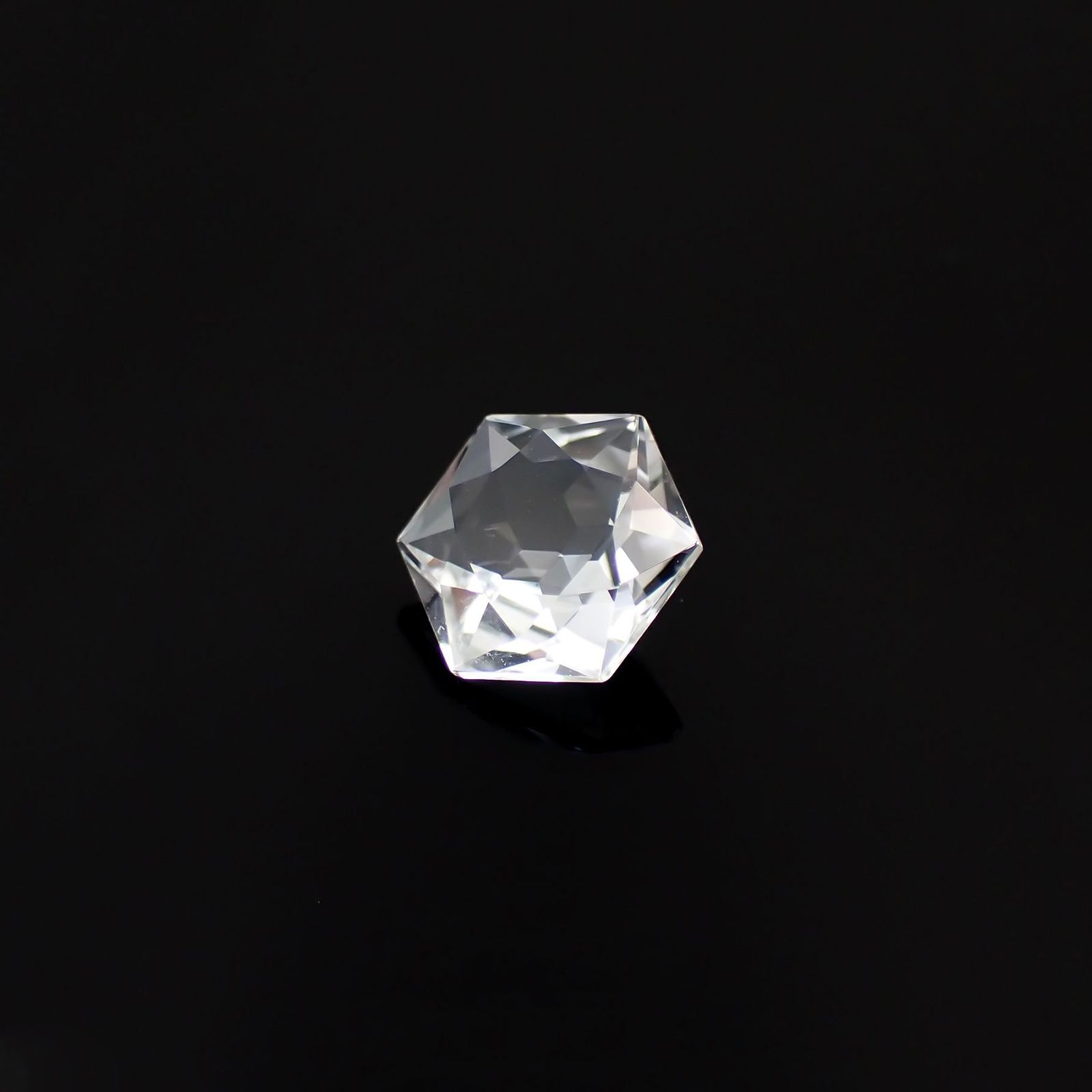 ◇ヘキサゴンカット◇ホワイトトパーズ ブラジル産 2.33ct[221119157]8x7.9mm前後