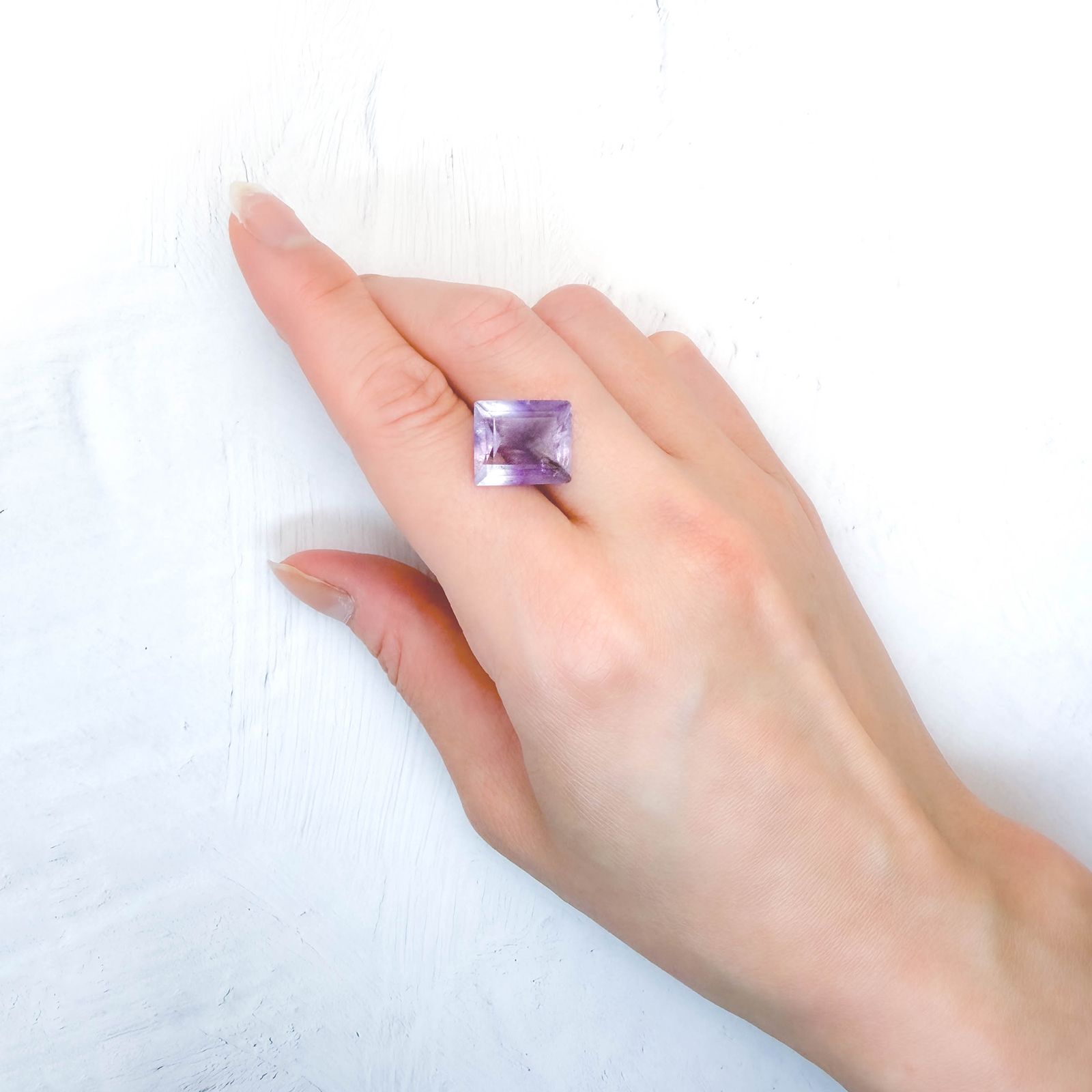 ワンウェイアメジスト ブラジル産 8.91ct / 14x12.1mm前後 [260432023]