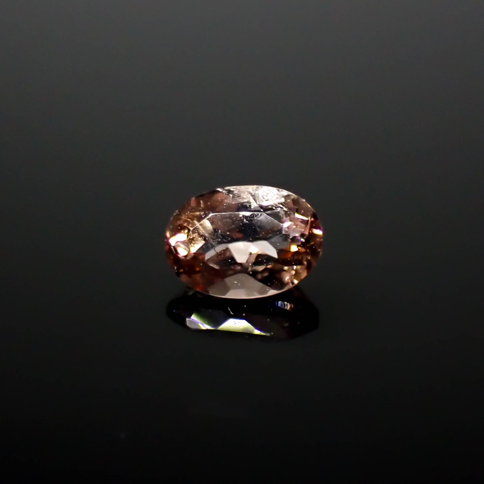アキシナイト パキスタン産 0.38ct[240628142]5.1x3.5mm前後