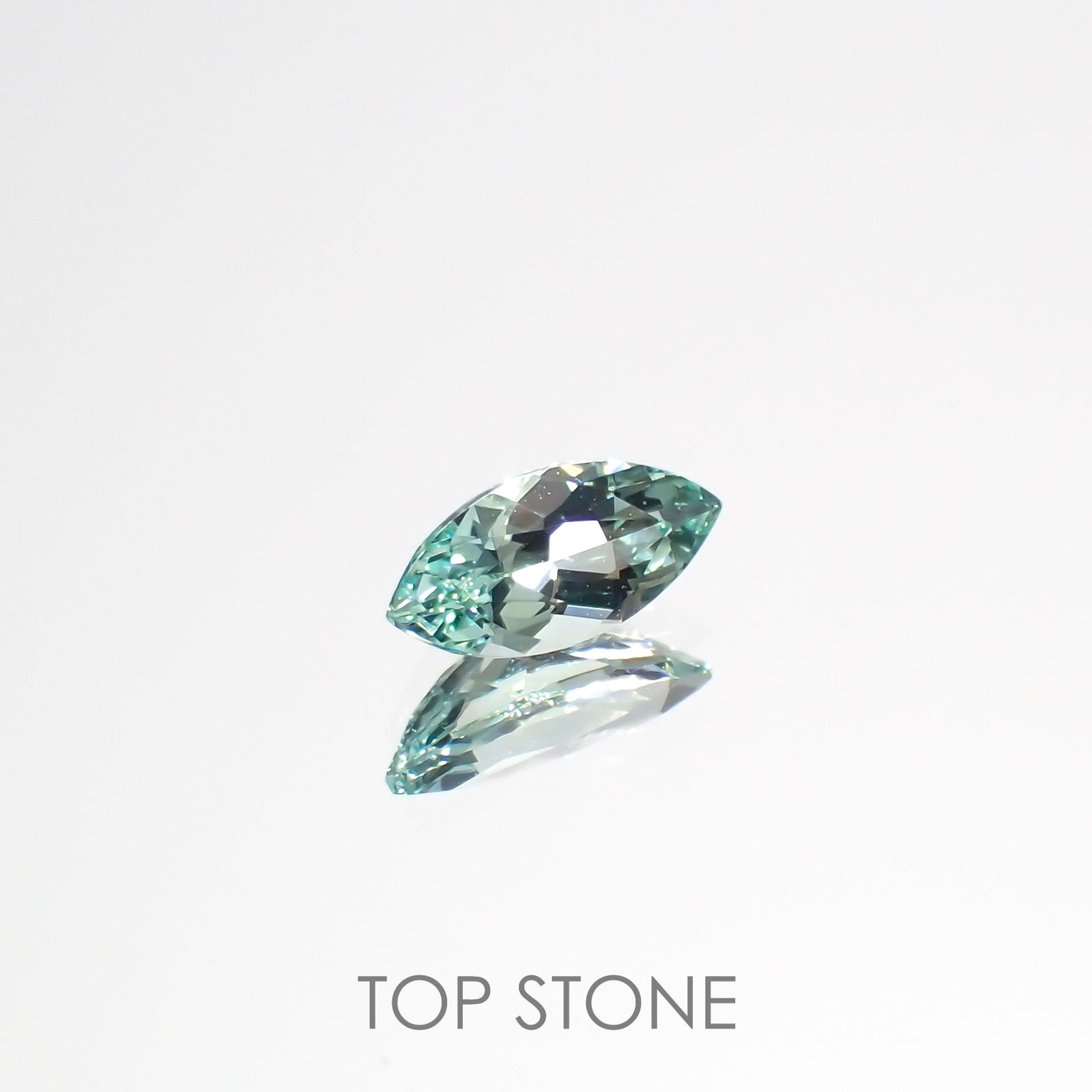 ミントベリル ブラジル産 0.27ct[220616679]6.9x3.2mm前後 | TOP STONE