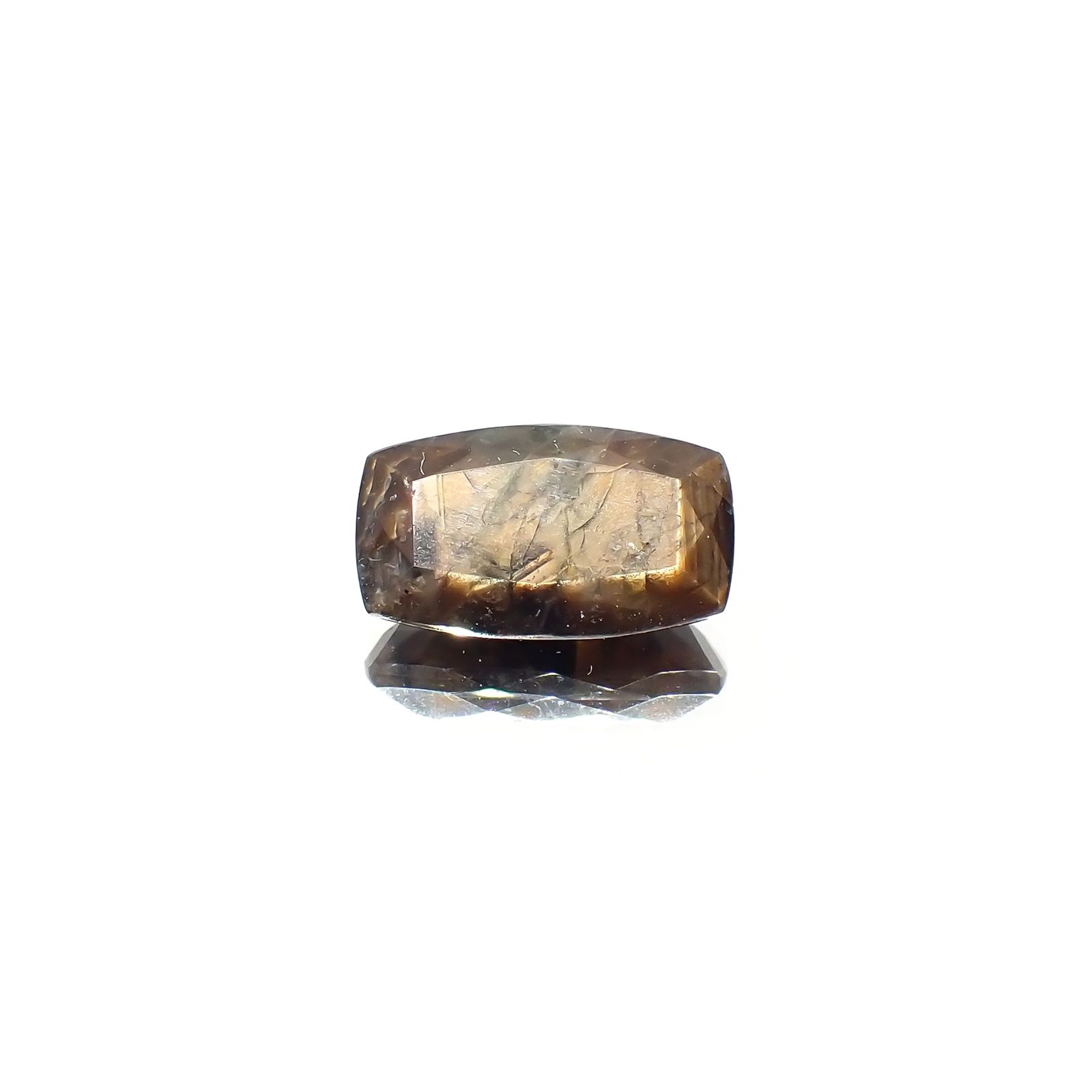 ゴールドシーンサファイア非加熱 ケニア産 4.73ct / 12.9x7.4mm前後 [230321338]