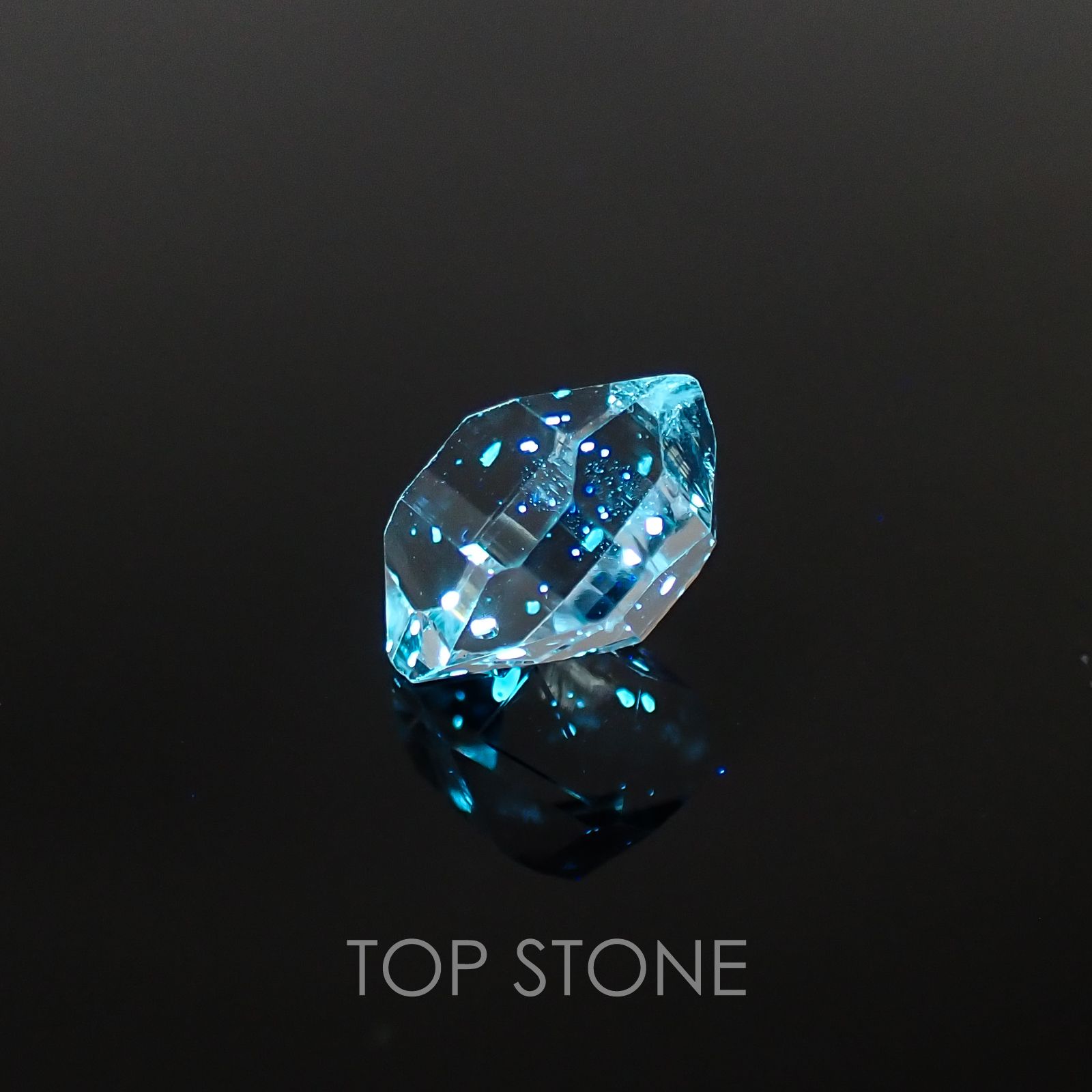 オイルインクォーツ パキスタン産 原石・結晶 2.5ct[20127542]10.2×7.6mm前後