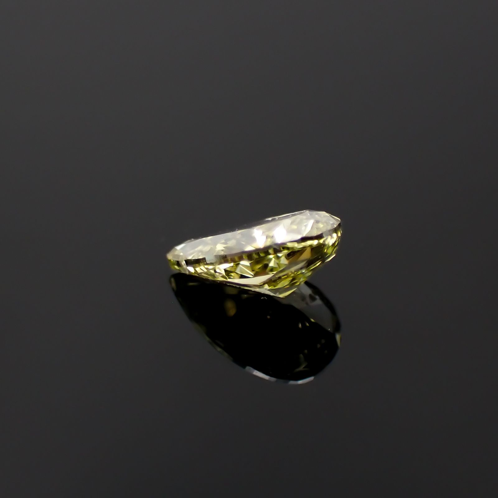カメレオンダイヤモンド(グリーンダイヤモンド) 無処理 I-1(FANCY GRAY YELLOWISH GREEN) 0.317ct CGL鑑付[230722726]5.49x3.54mm前後