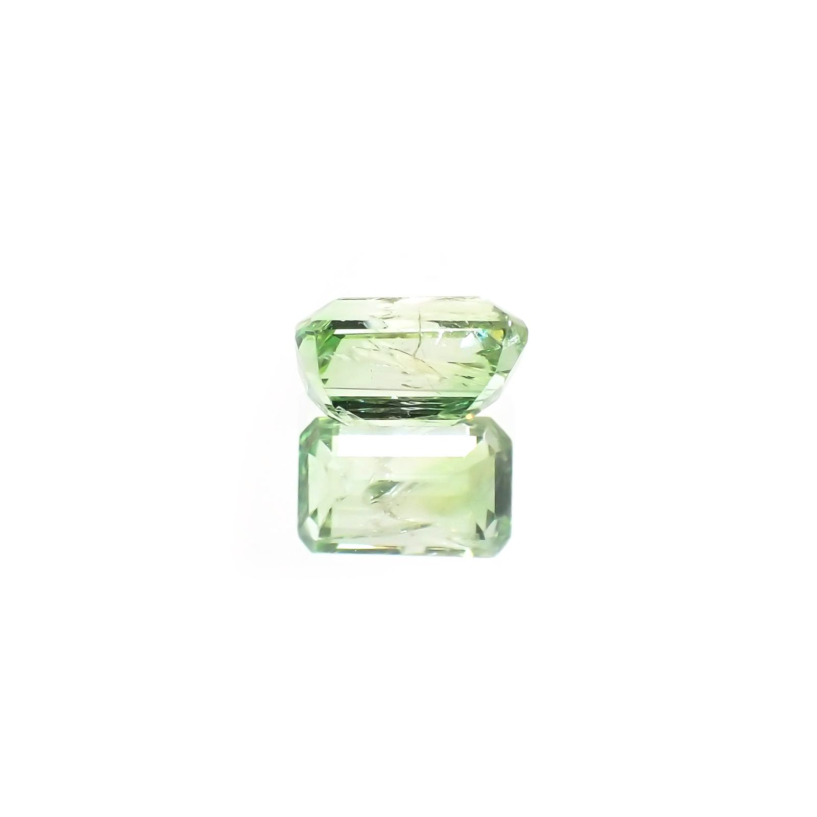 バイカラーツァボライト(宝石名グリーン グロッシュラー・ガーネット) タンザニア産 1.44ct 識別済[210711907]7.4×4.7mm前後