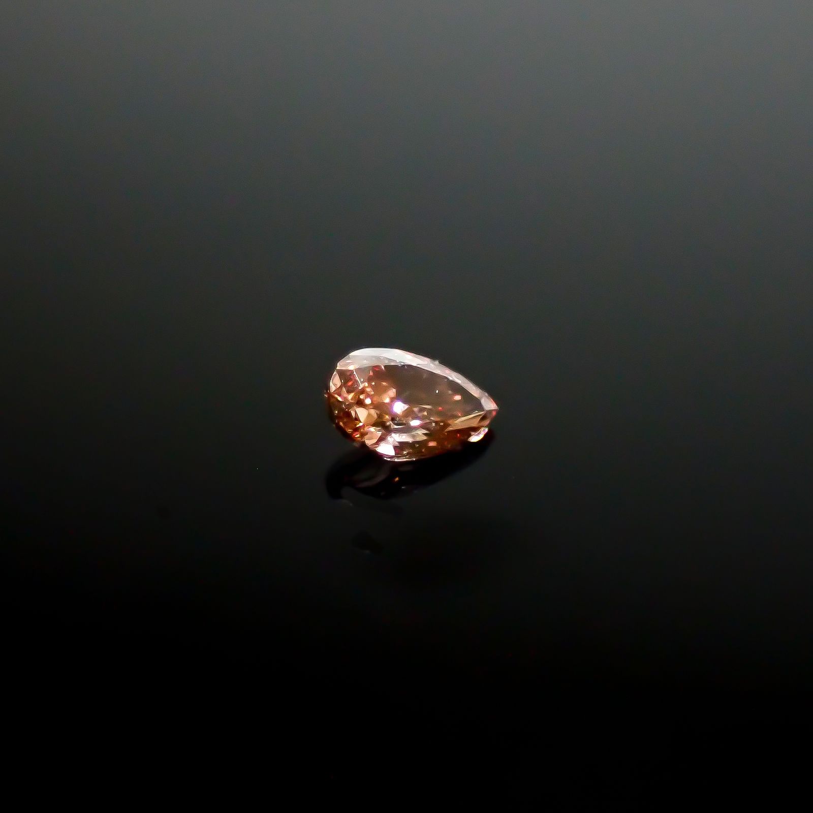 ピンクダイヤモンド(宝石名ダイアモンド VS-2/FANCY DEEP BROWNISH PINK) 0.033ct ソ付(AGT)[250129709]2.58x1.66mm前後