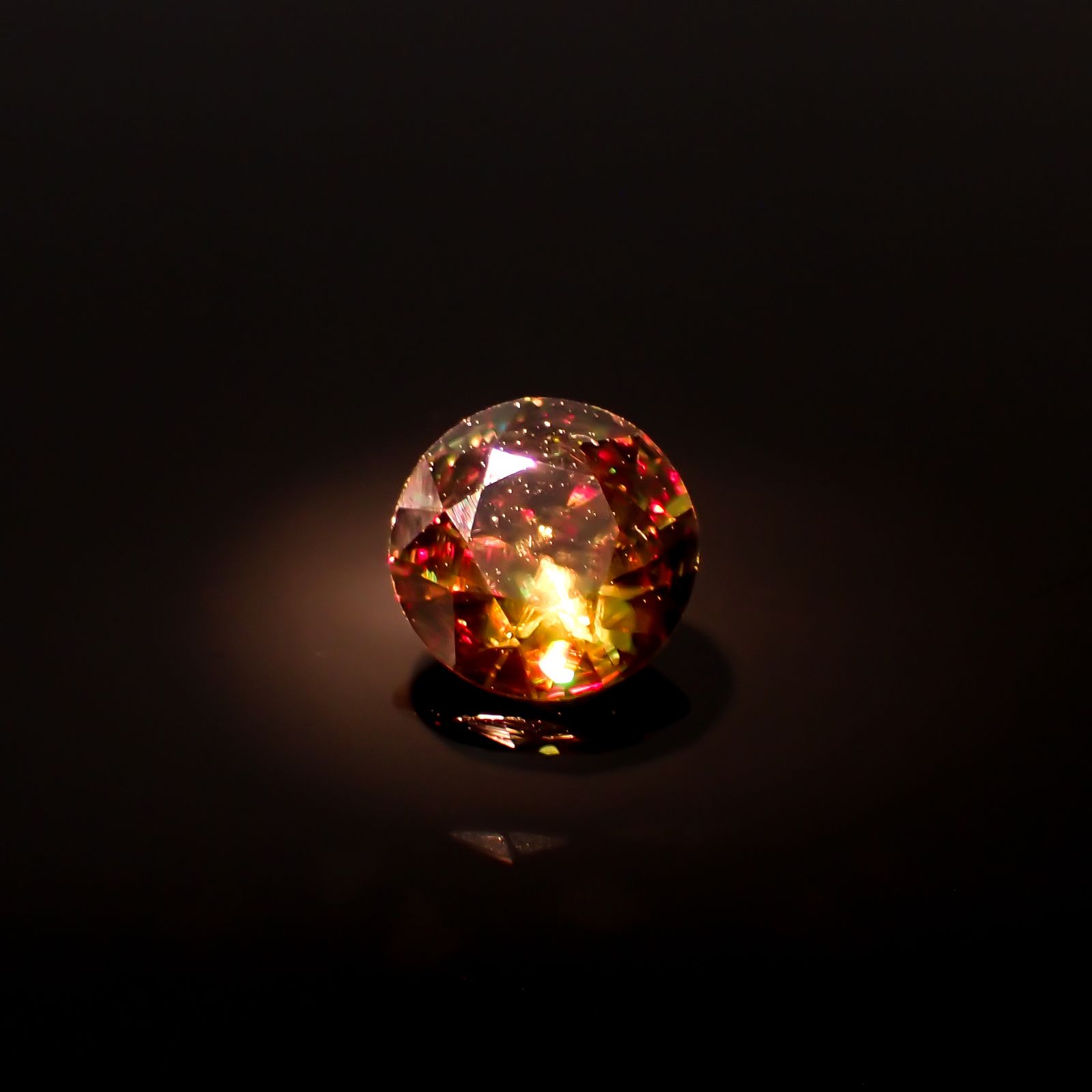カラーチェンジスフェーン パキスタン産 1.51ct[231224745]7.5x7.4mm前後