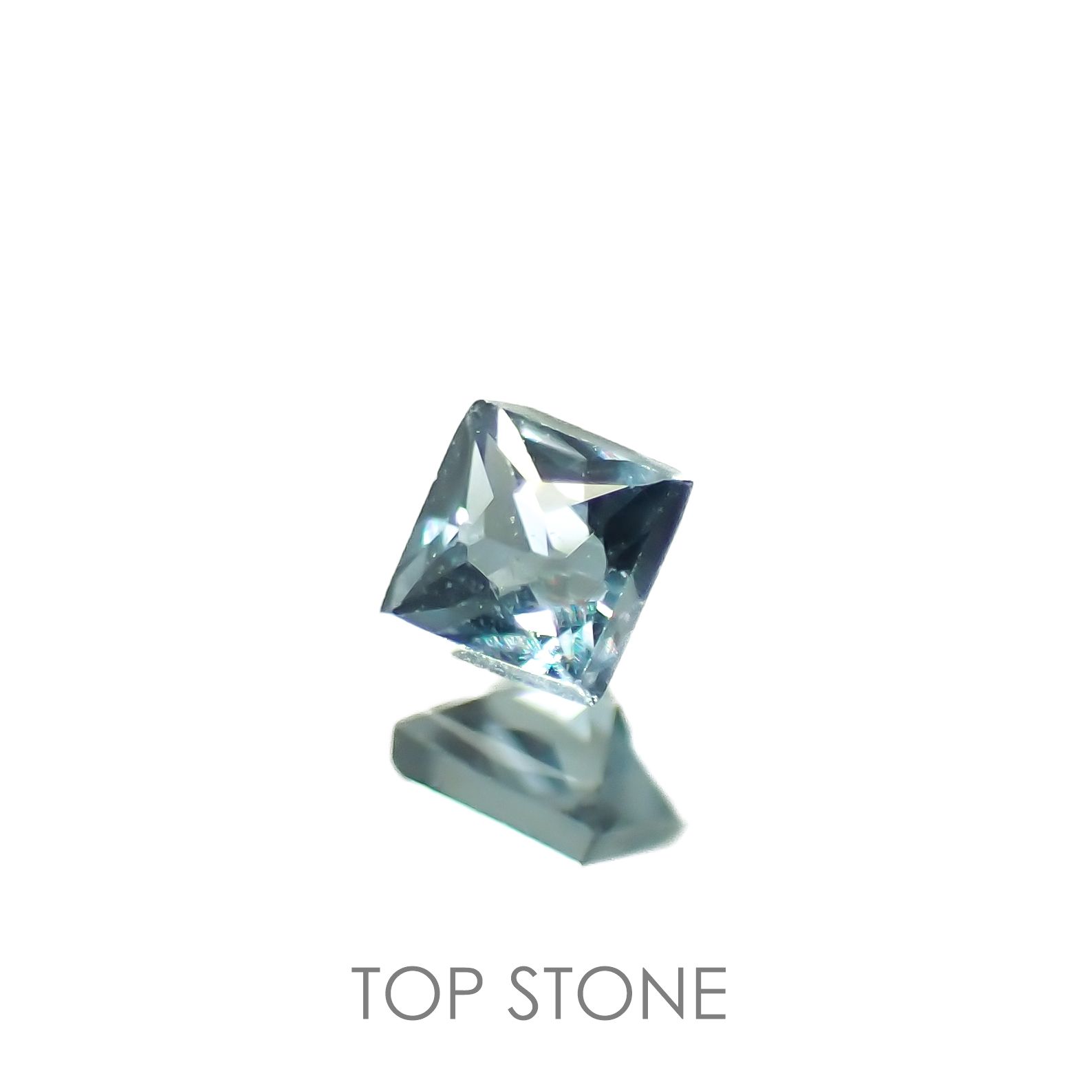 ◇プリンセスカット◇カラーチェンジガーネット アレキタイプ マダガスカル・ベキリー産 0.10ct[230119890]2.3x2.3mm前後