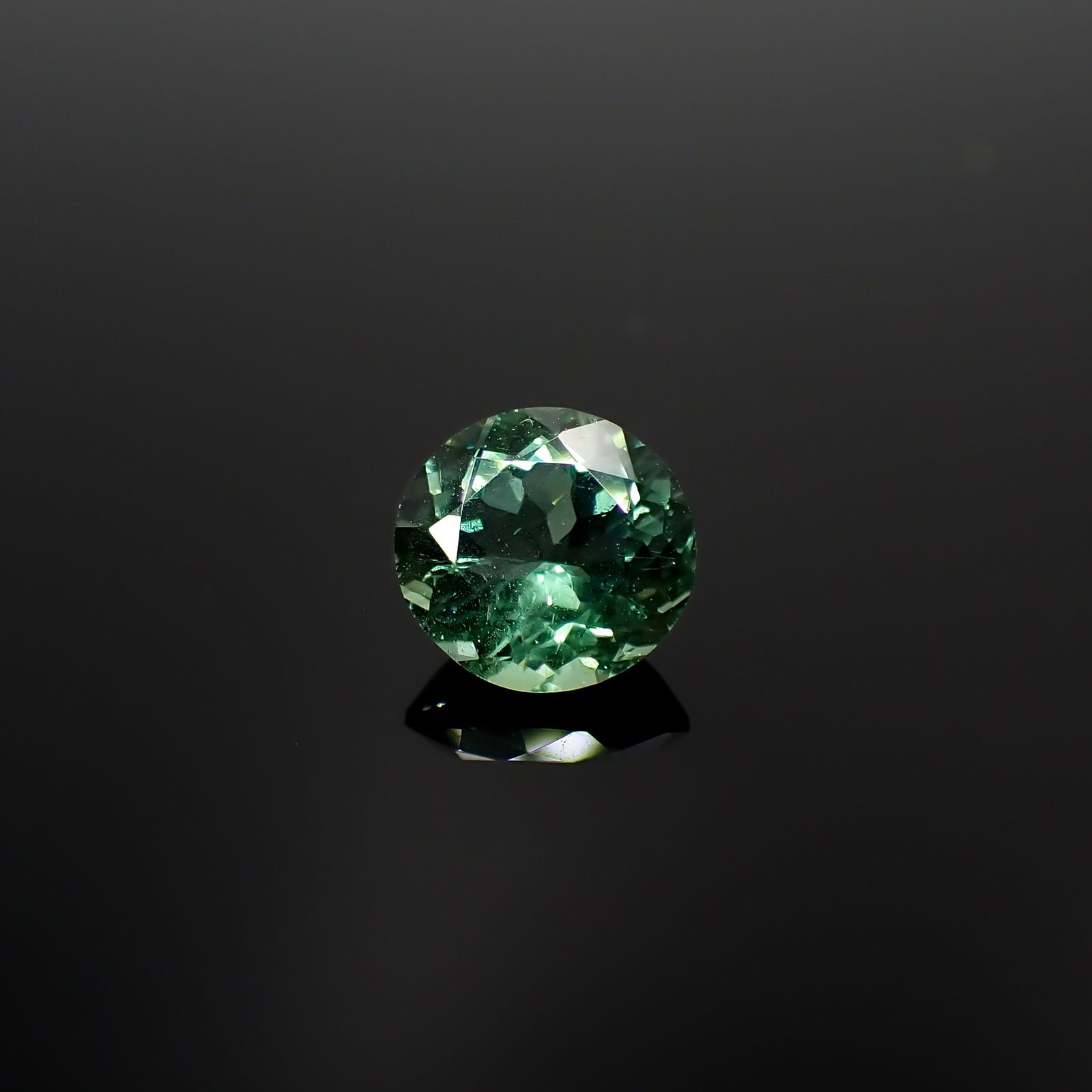 ノーブルモロキサイト(グリーンアパタイト) マダガスカル産 1.56ct[240928982]7.5x7.2mm前後