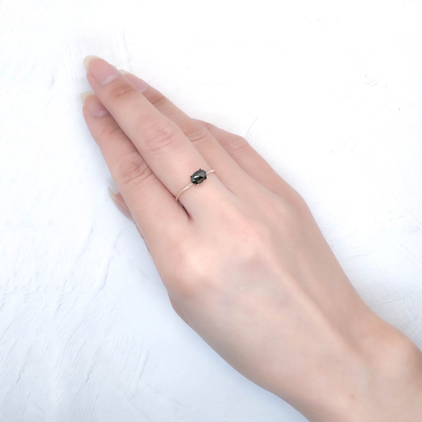 ◇ローズカット◇ブラックダイヤモンド ジンバブエ産 0.58ct / 6.2x4.2mm前後 [251131323]