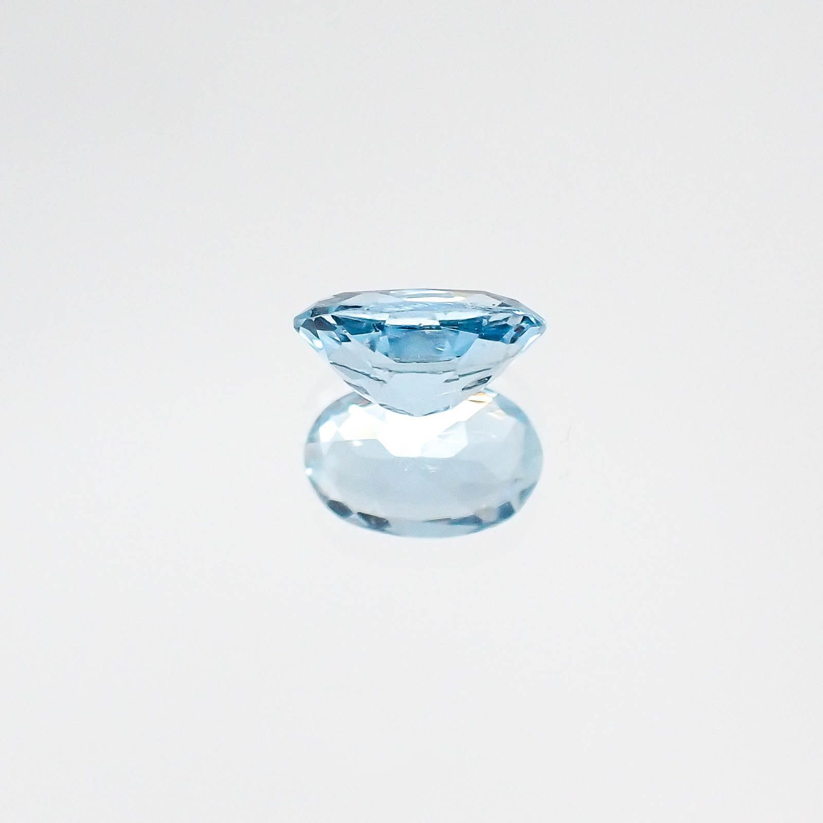 アクアマリン サンタマリアカラー(宝石名アクアマリン)モザンビーク産 0.37ct 識別済[220817251]6.1x4mm前後