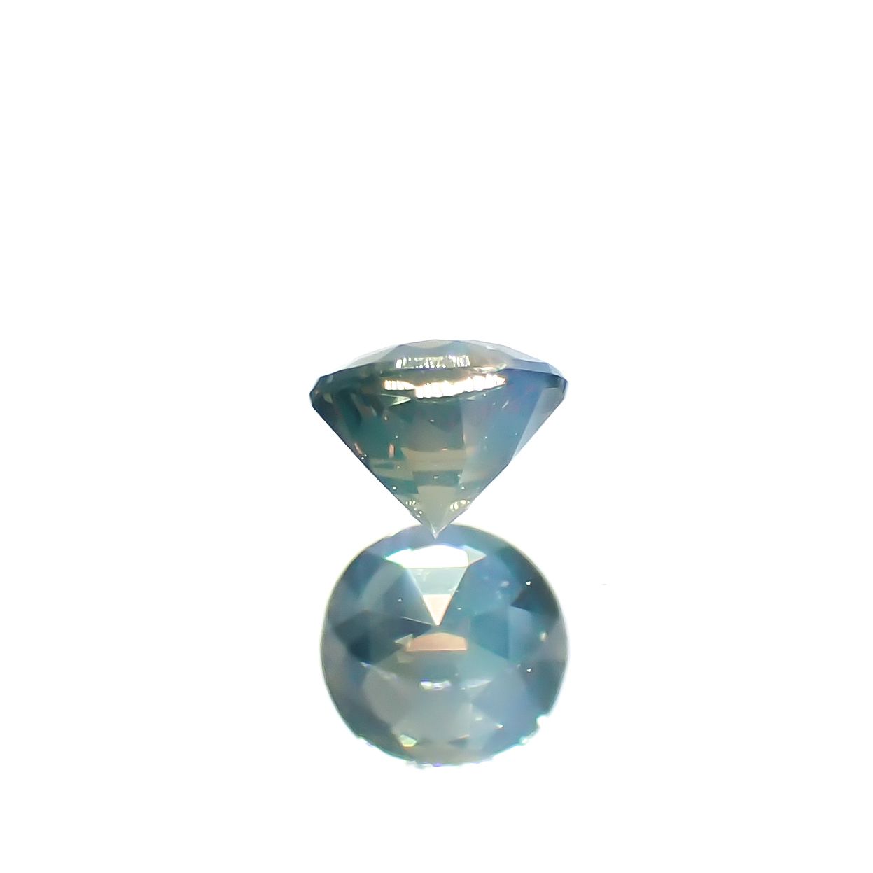 アレキサンドライトキャッツアイ ブラジル・ミナスジェライス州ヘマチタ鉱山産 0.076ct[240929039]2.4x2.4mm前後