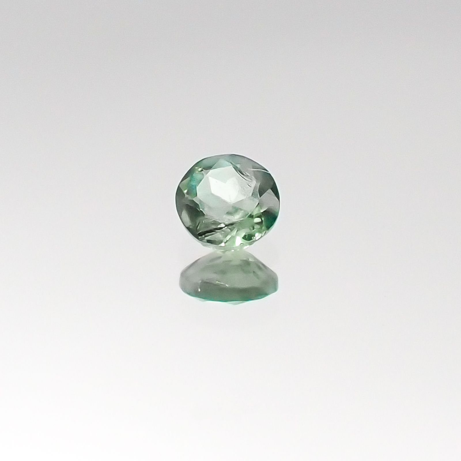 アレキサンドライト インド産 ルース 0.12ct[20095568]3.1×3mm前後
